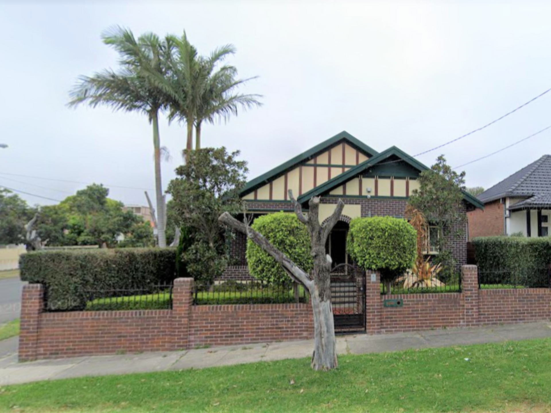 2 Waratah Street, CANTERBURY