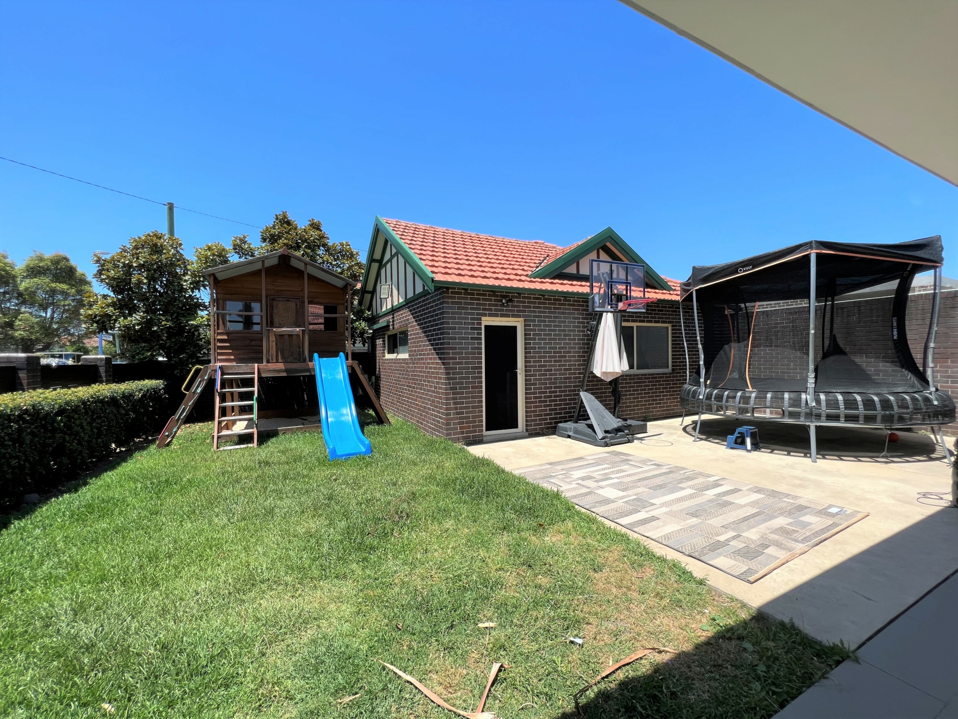2 Waratah Street, CANTERBURY