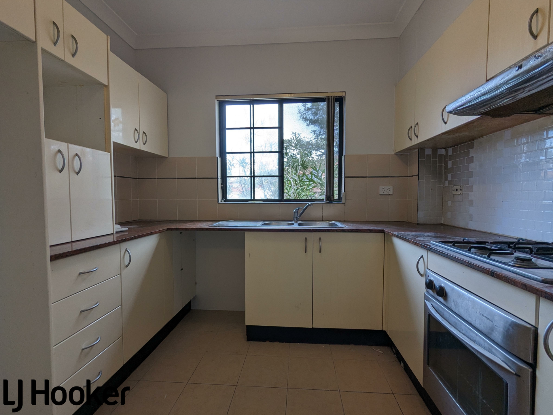 8/24-25 South Parade, CAMPSIE