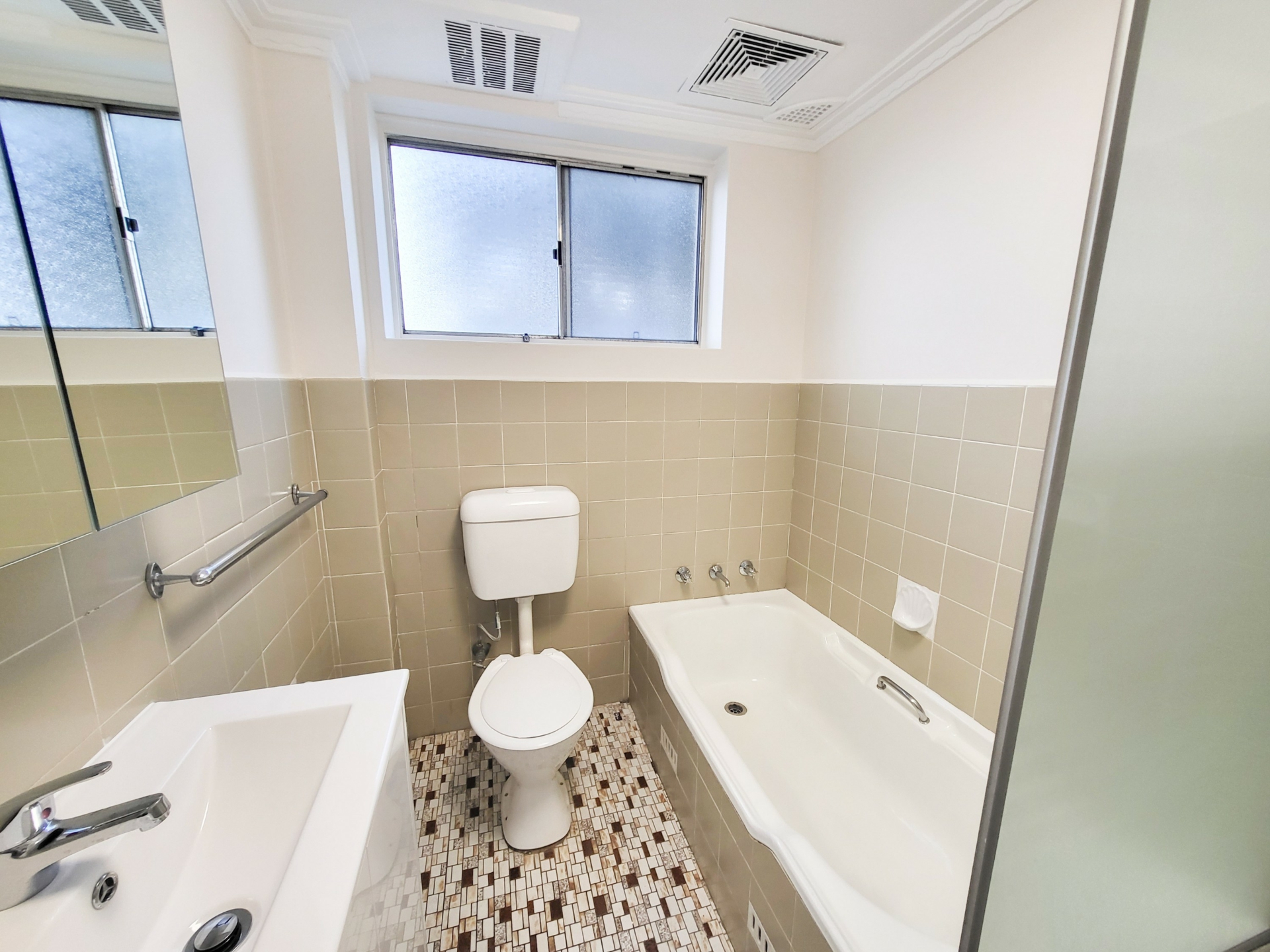 32/31-33 First Ave, CAMPSIE