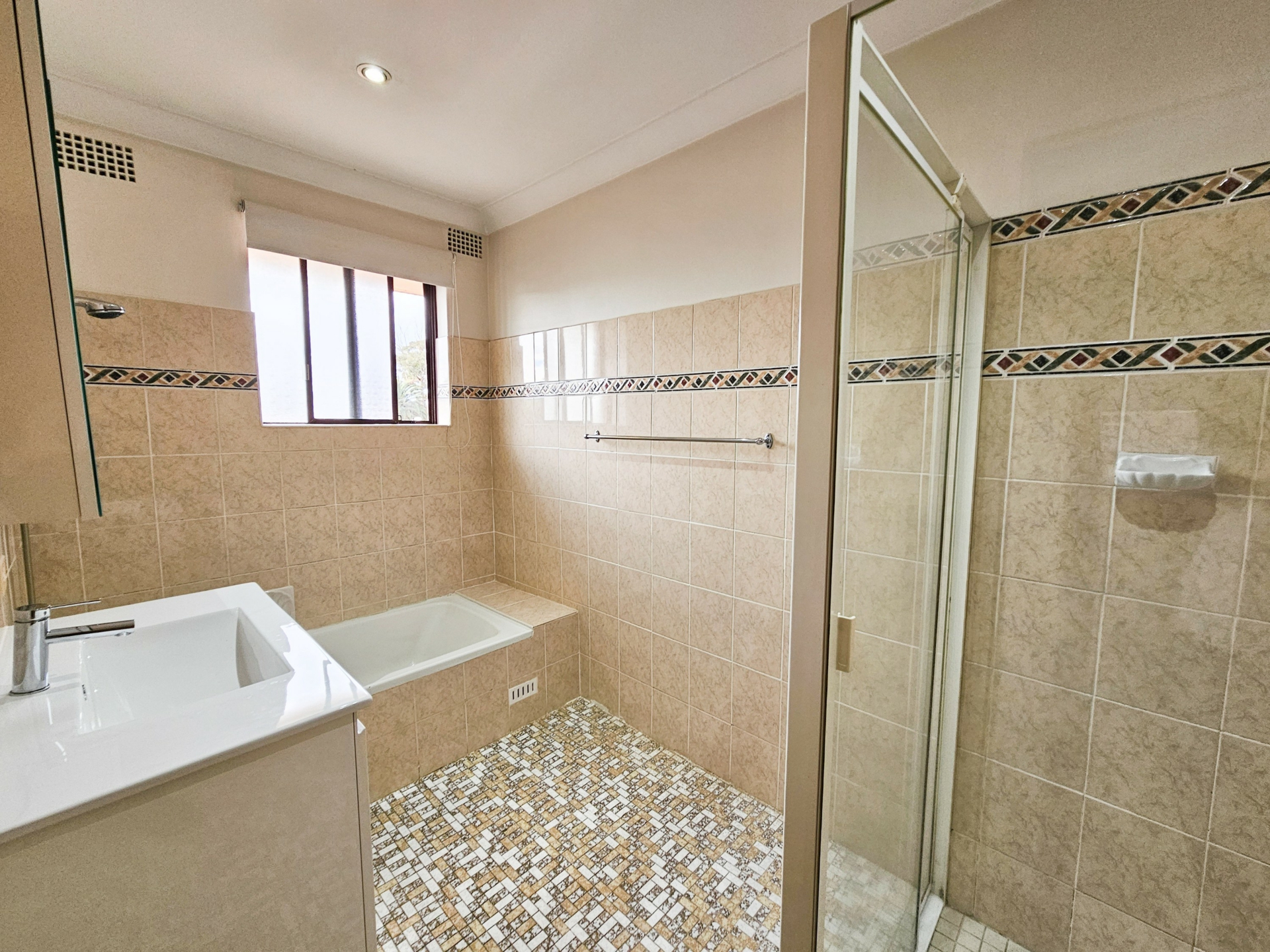 4/38-40 Seventh Avenue, CAMPSIE