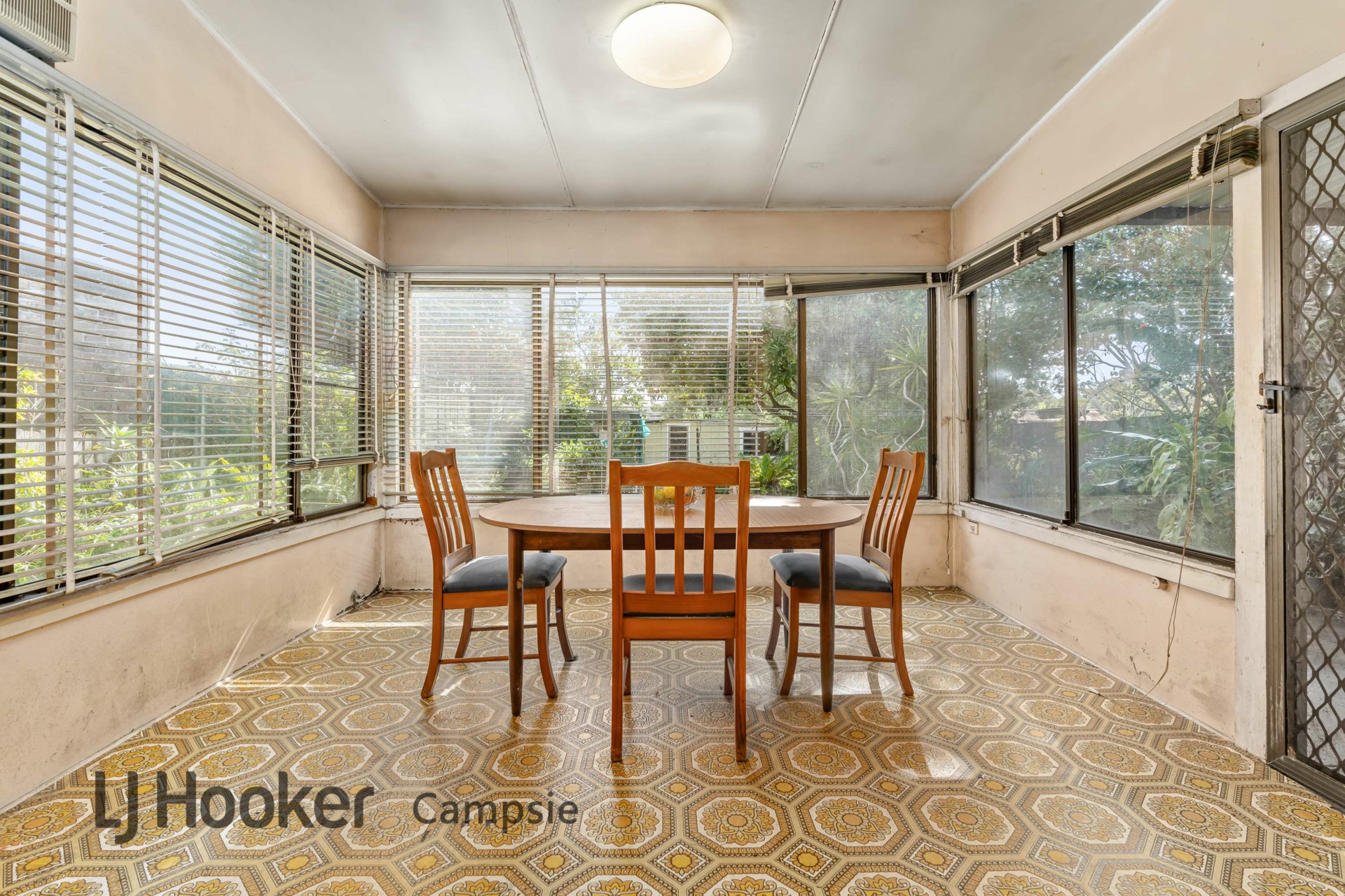 11 Bellombi Street, CAMPSIE