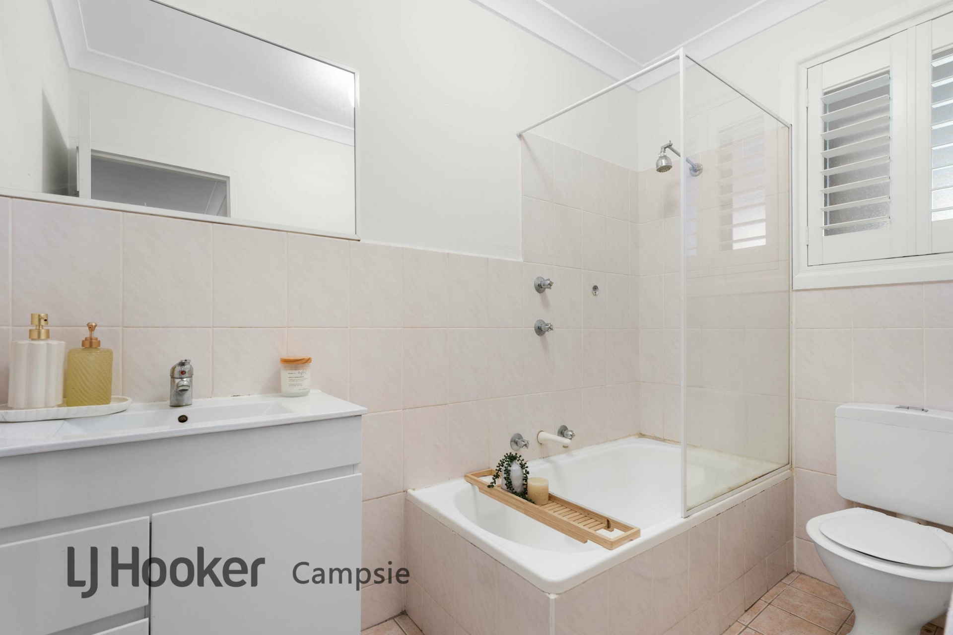 12/28-30 Loftus Street — photo 8 of 10