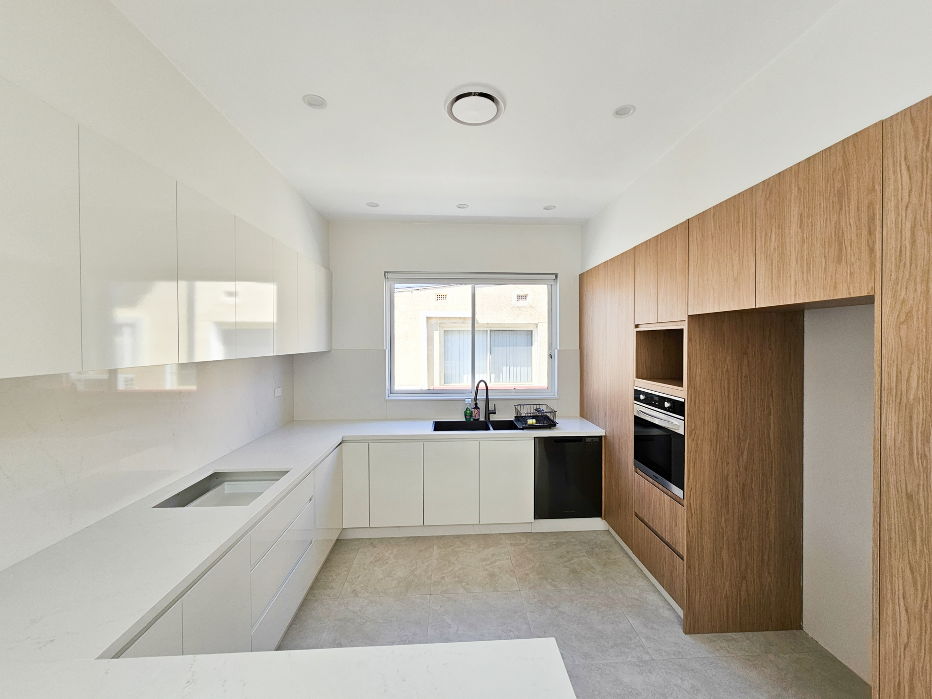 7 Emu Street — photo 2 of 9