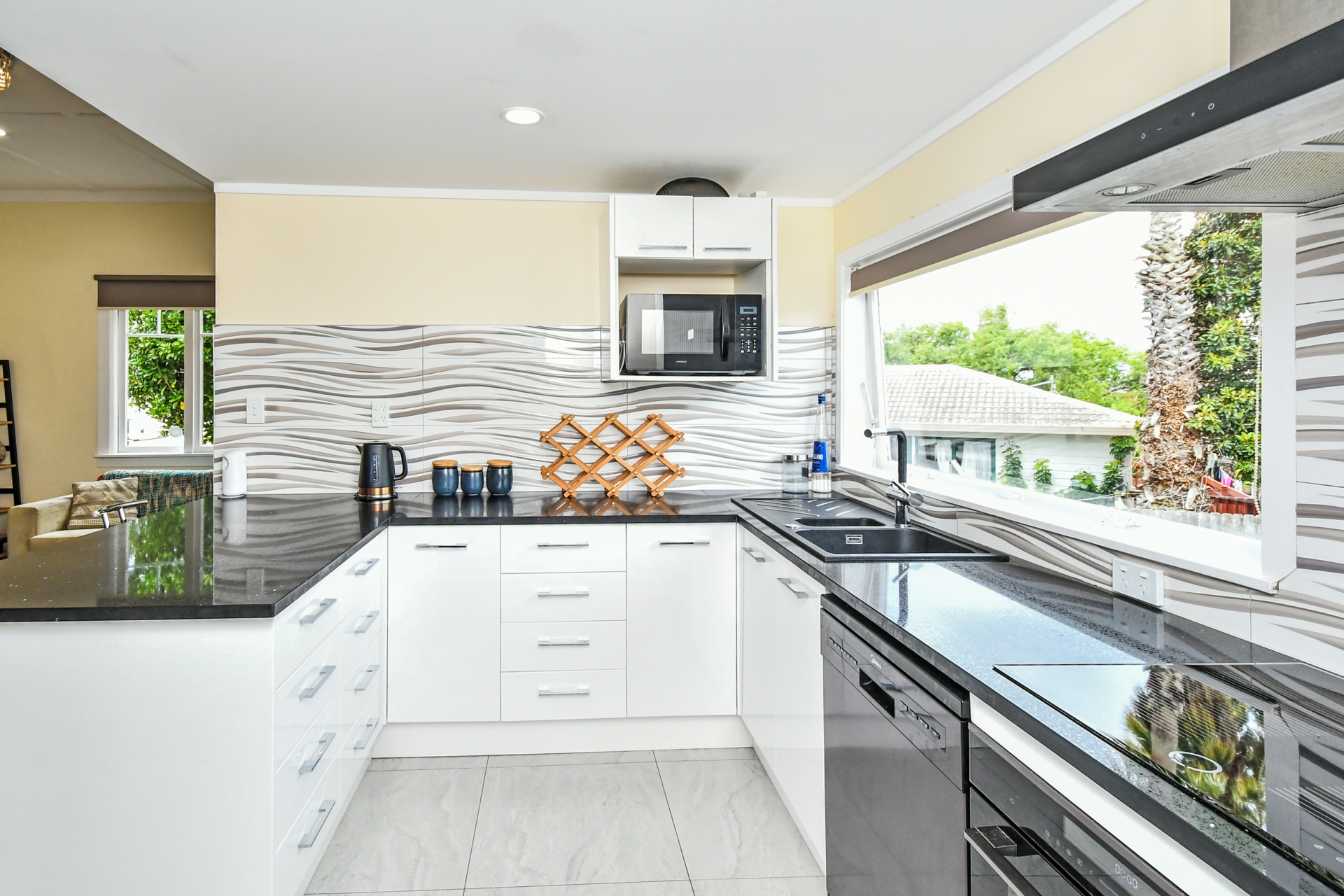 2c Waiari Road, CONIFER GROVE