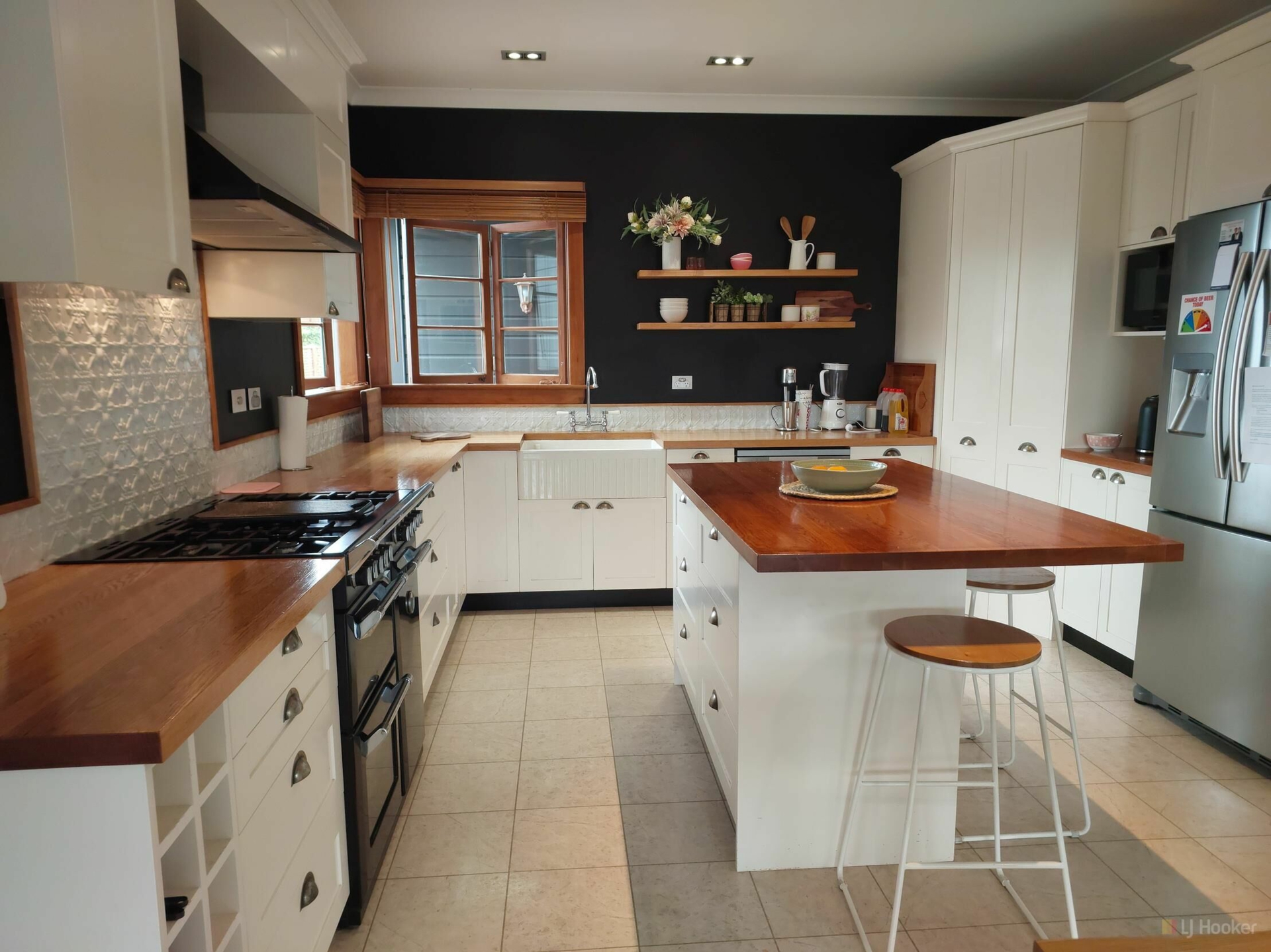 17 Thackeray Street, SAINT ANDREWS
