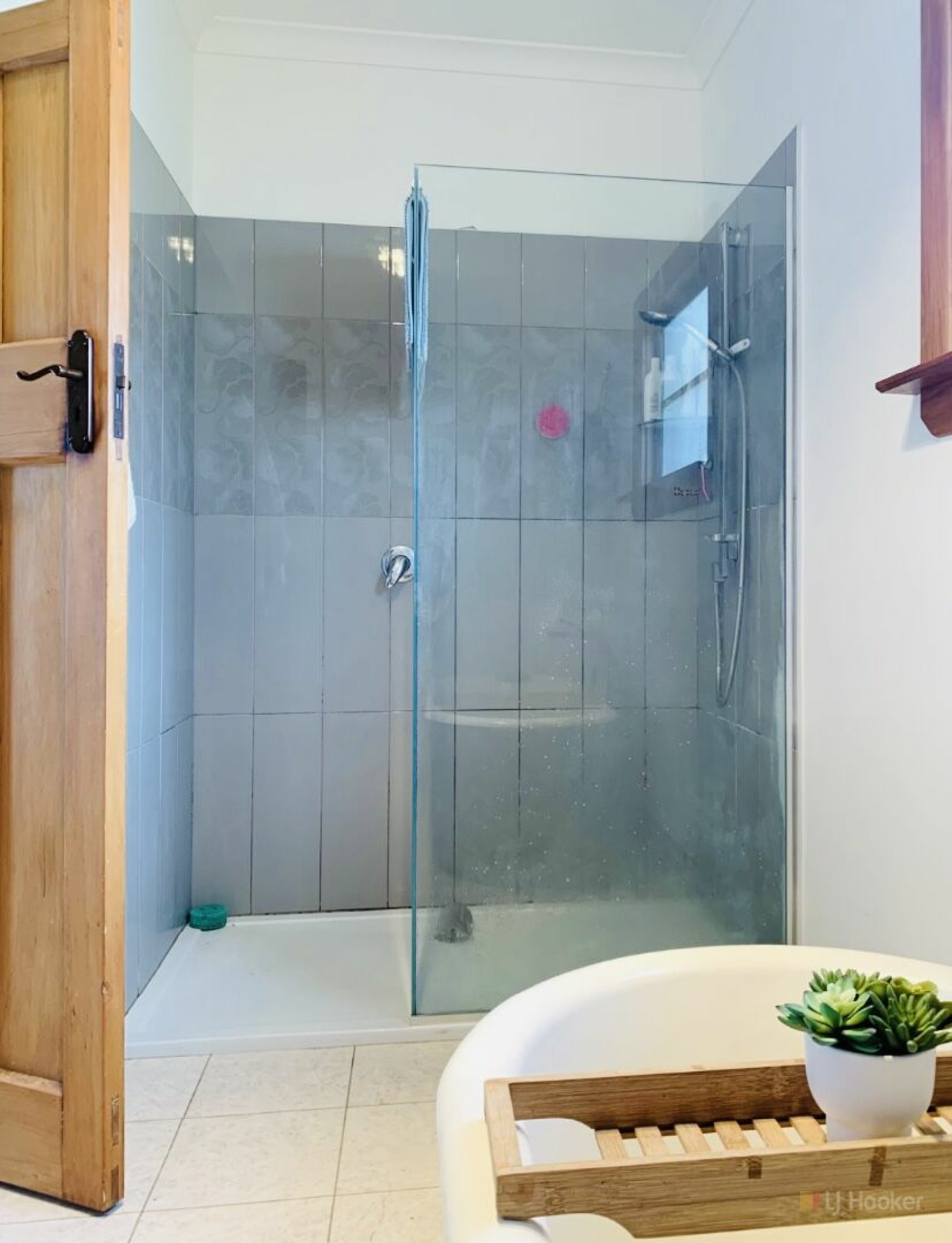 17 Thackeray Street, SAINT ANDREWS