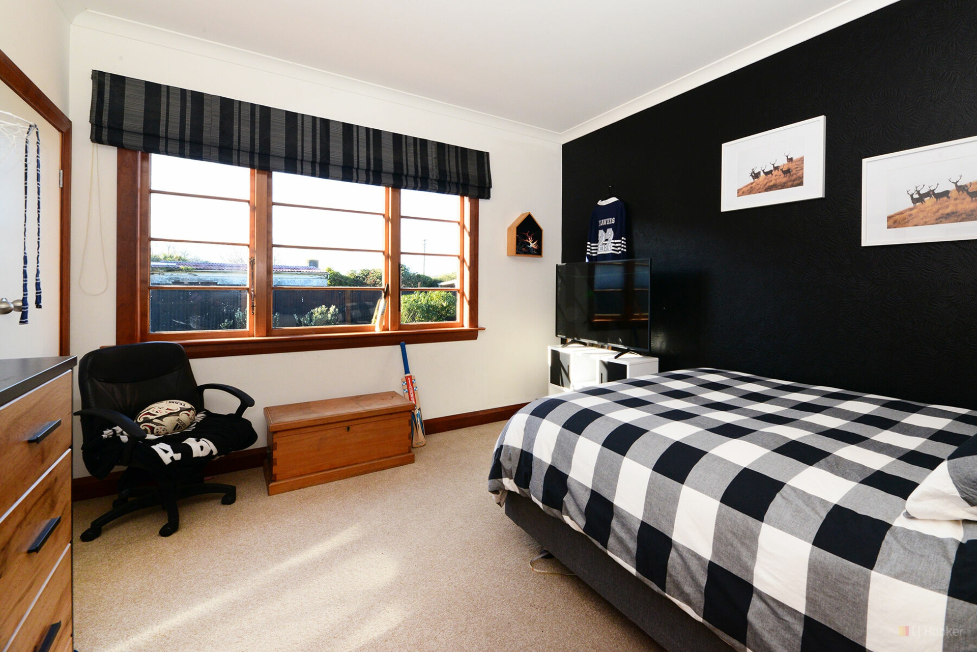17 Thackeray Street, SAINT ANDREWS