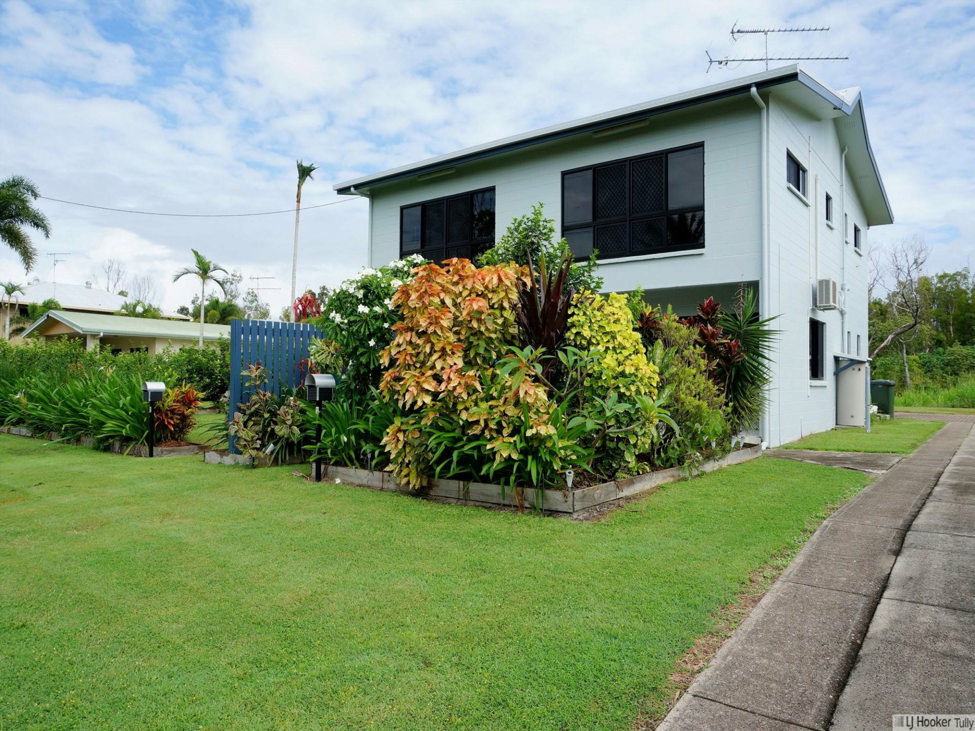 Unit 1/117 Taylor Street Tully Heads QLD Townhouse for Rent LJ Hooker