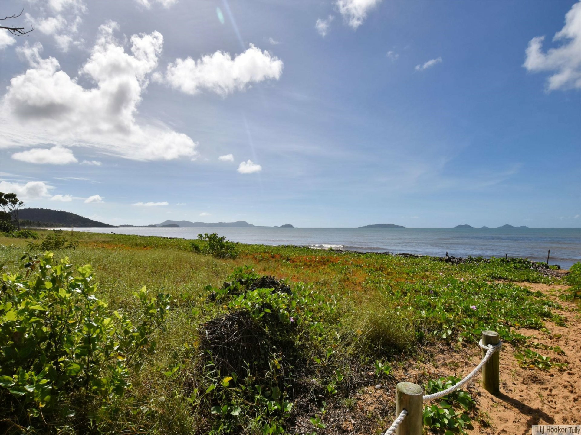 Unit 1/117 Taylor Street Tully Heads QLD Townhouse for Rent LJ Hooker