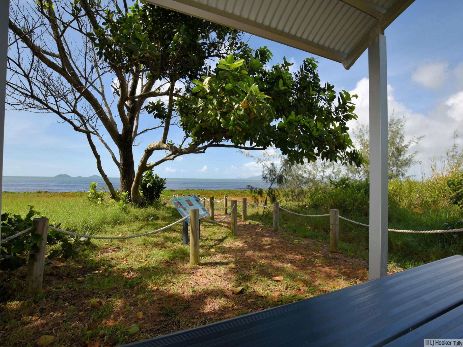 Unit 1/117 Taylor Street Tully Heads QLD Townhouse for Rent LJ Hooker