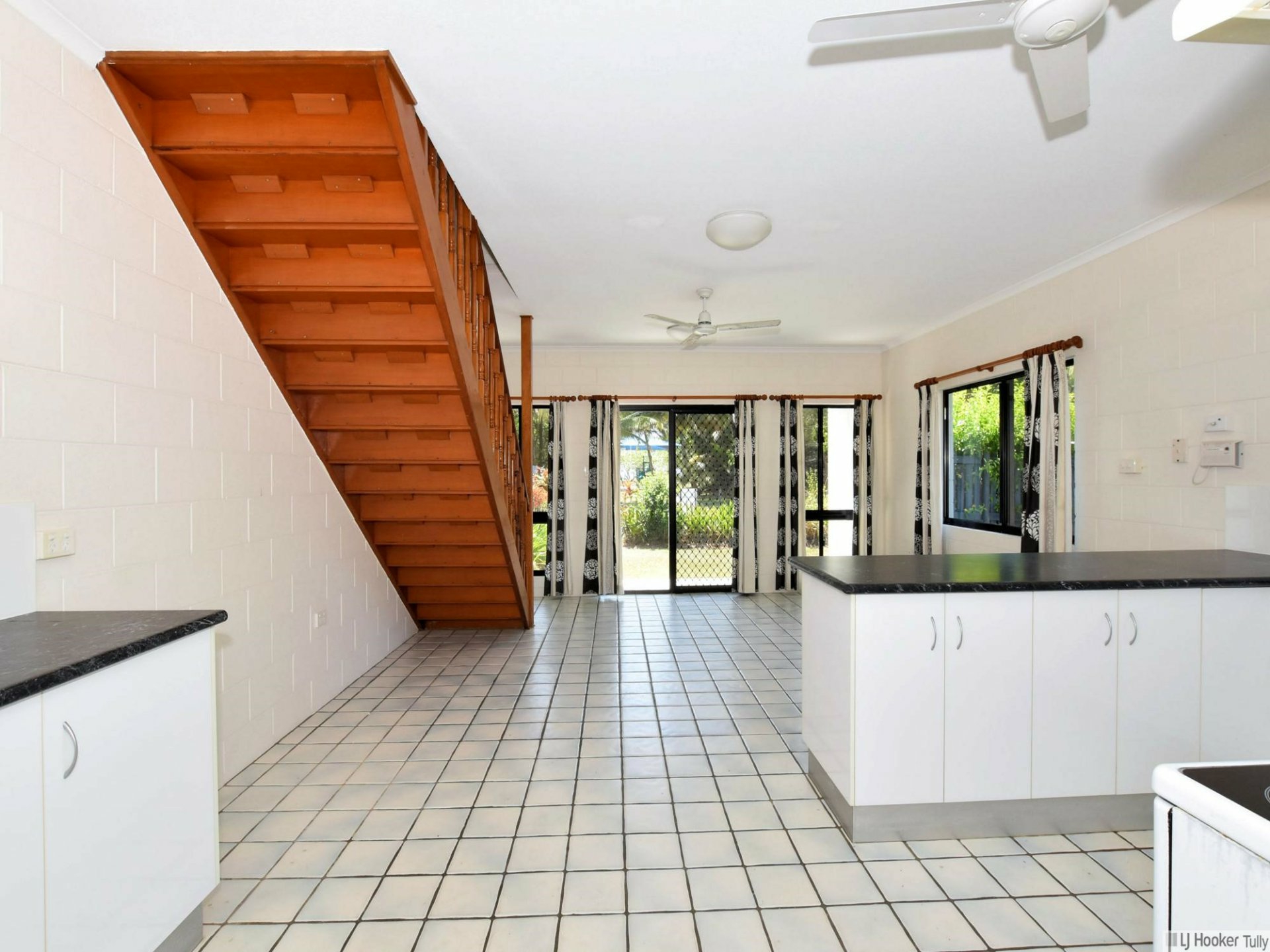 2/117 Taylor Street, TULLY HEADS