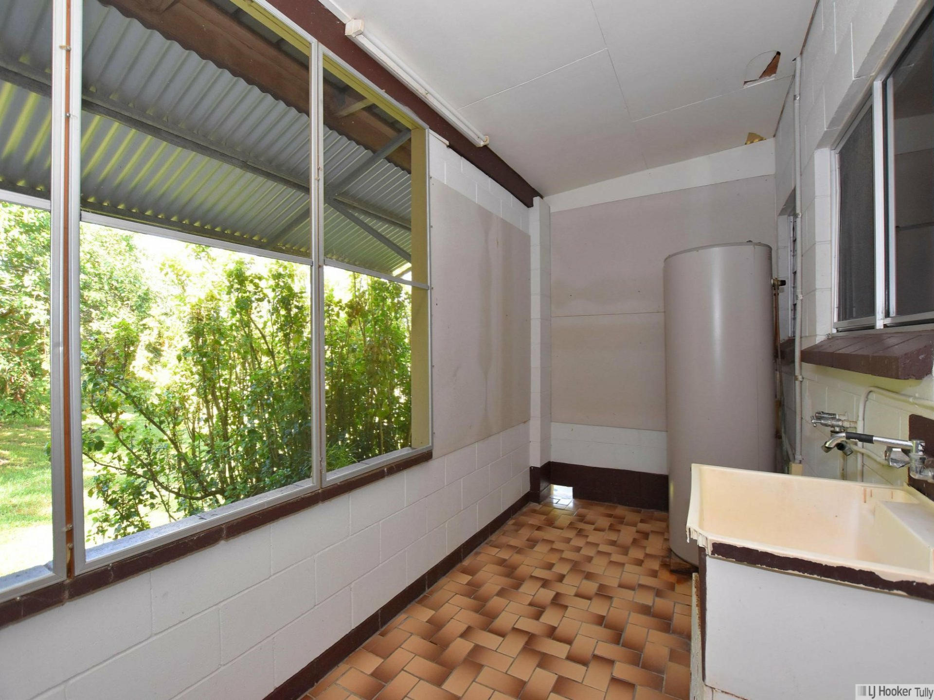 6 Lloyd Bell Road, MERRYBURN