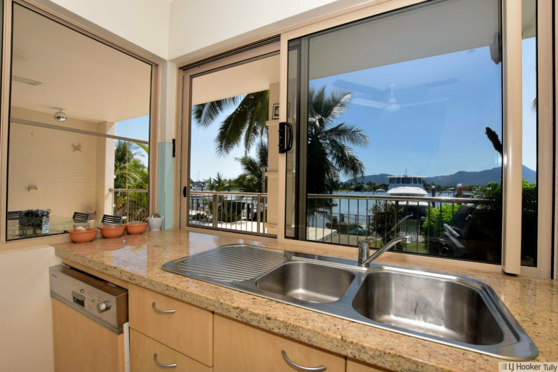 Unit 2/23 Poinciana Boulevard, CARDWELL