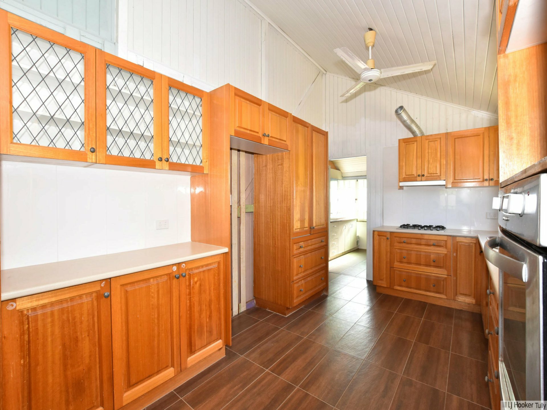 15 Flying Fish Point Road, INNISFAIL ESTATE