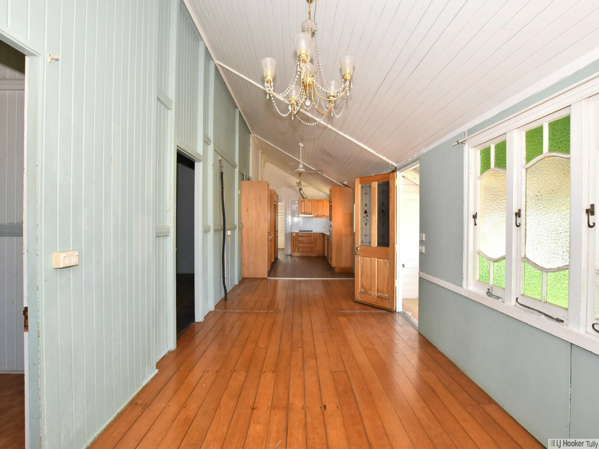 15 Flying Fish Point Road, INNISFAIL ESTATE