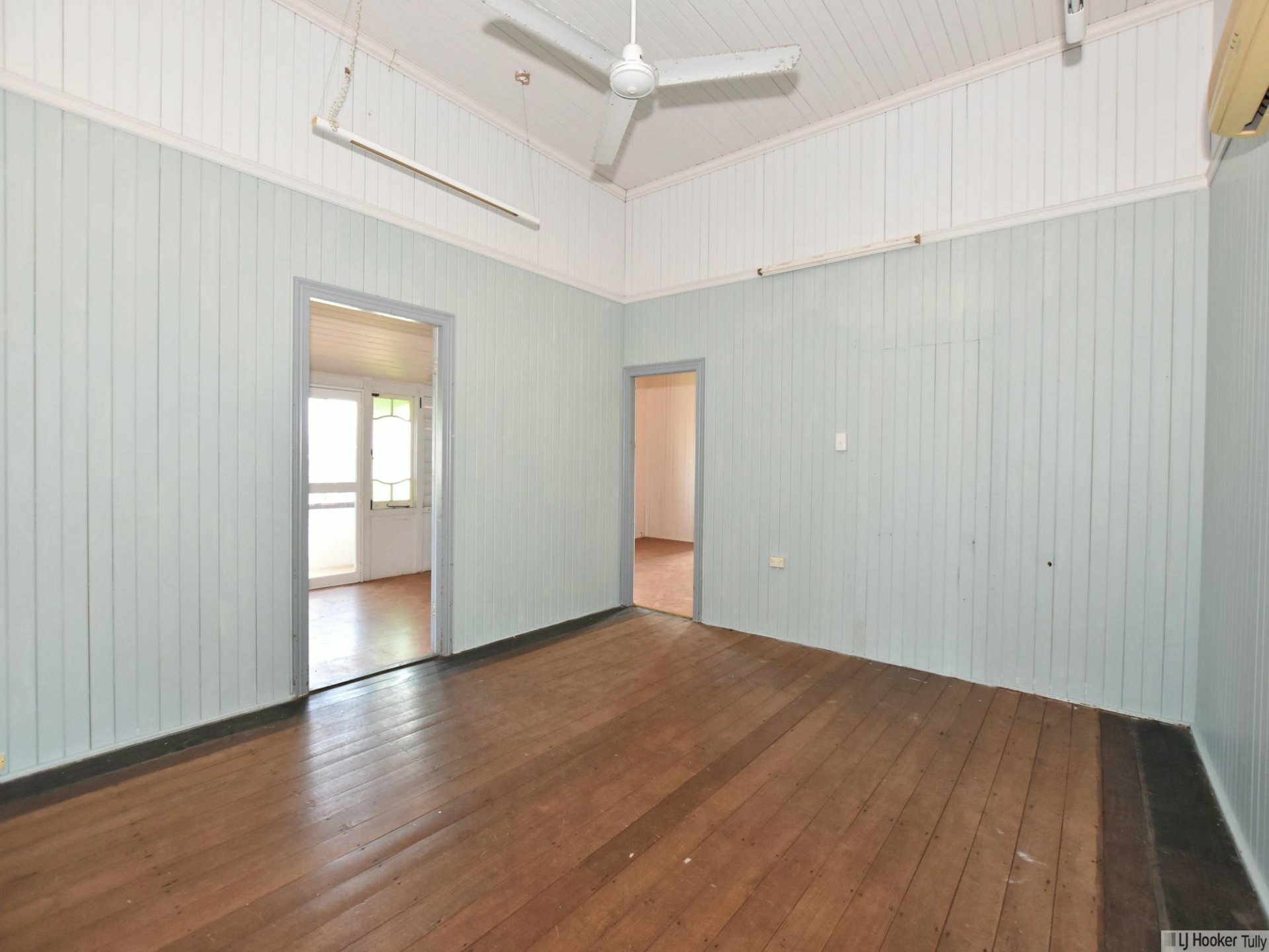 15 Flying Fish Point Road, INNISFAIL ESTATE