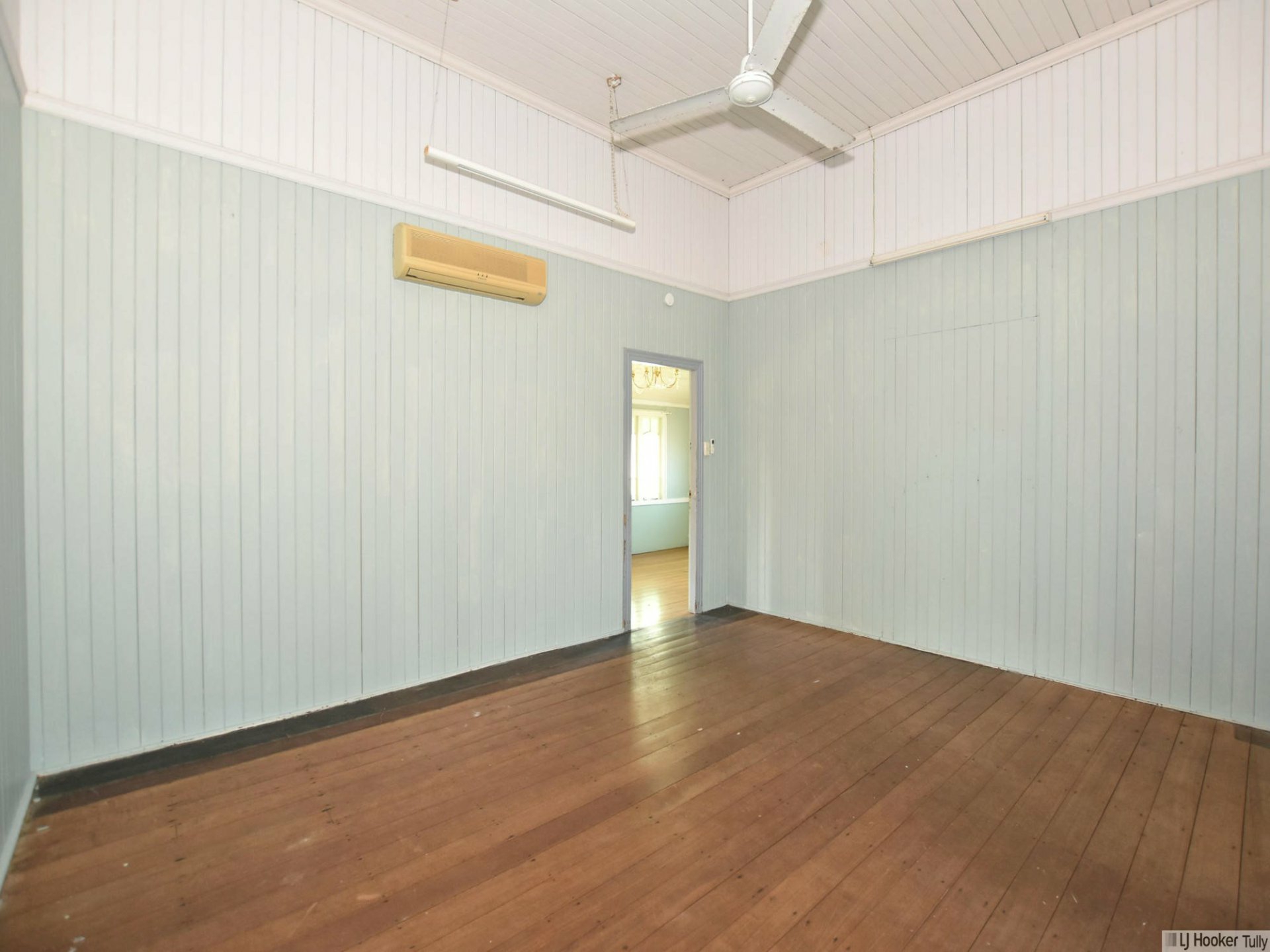 15 Flying Fish Point Road, INNISFAIL ESTATE