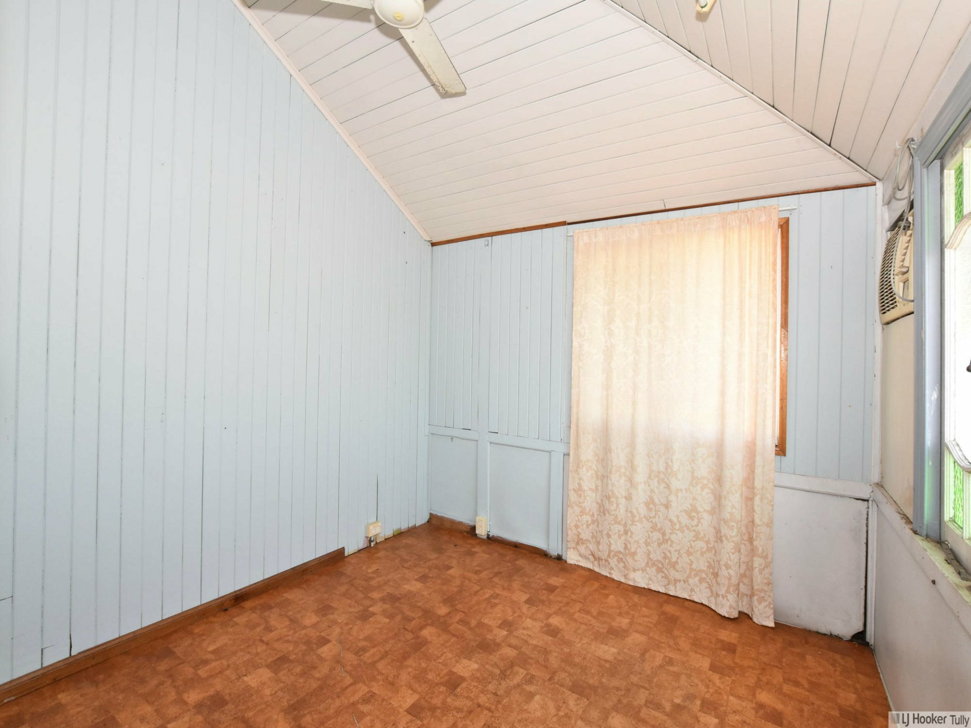 15 Flying Fish Point Road, INNISFAIL ESTATE