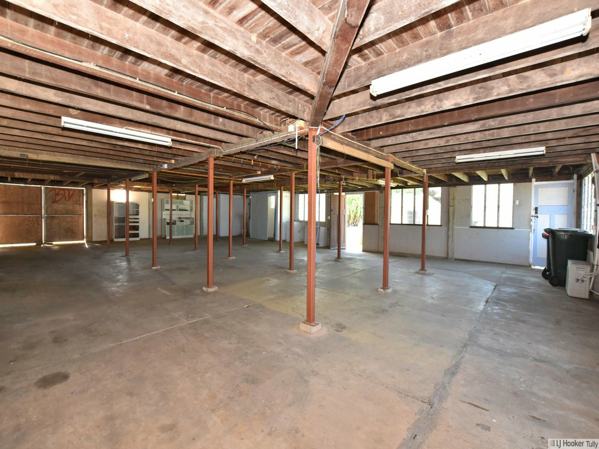 15 Flying Fish Point Road, INNISFAIL ESTATE