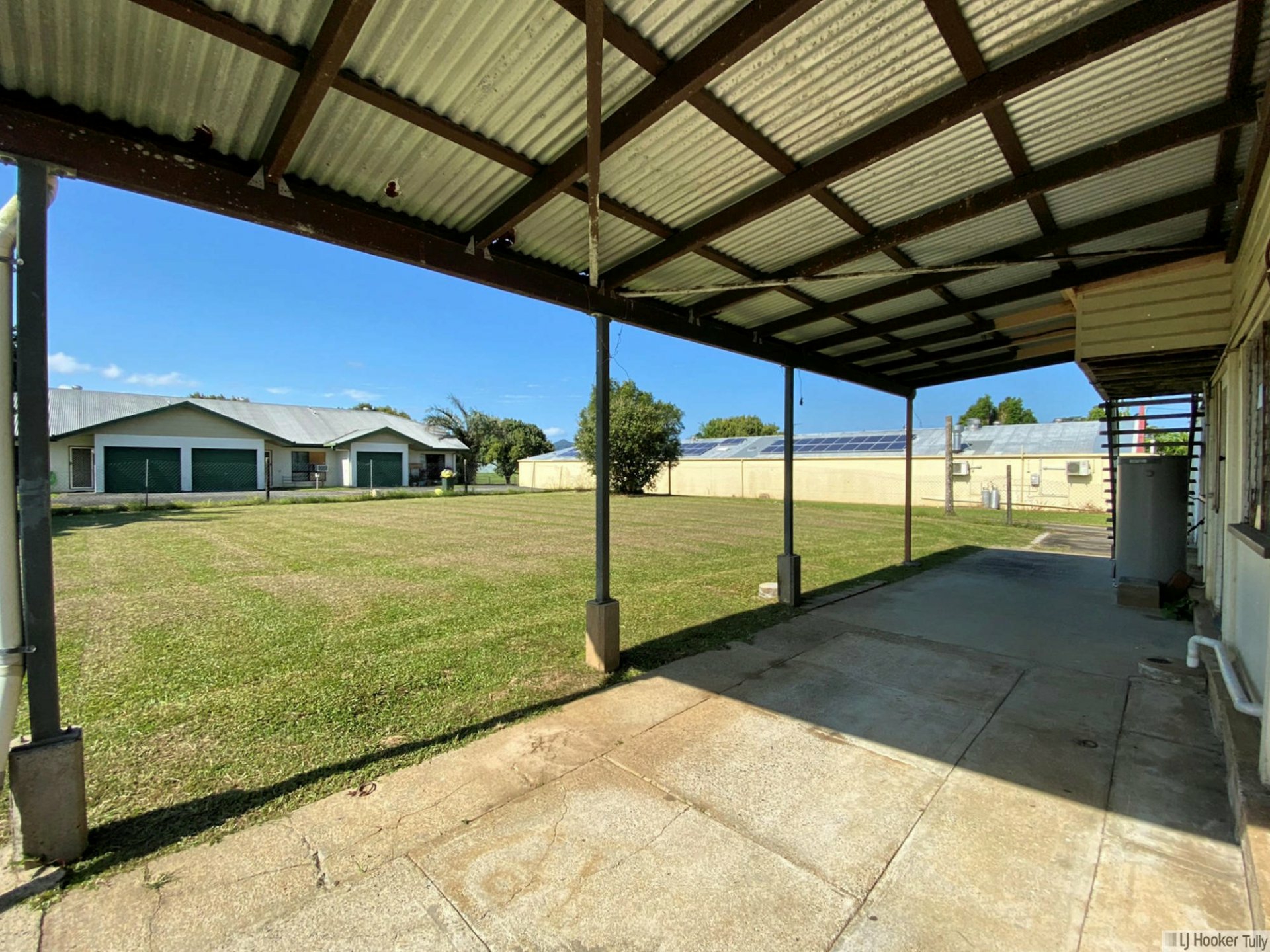 15 Flying Fish Point Road, INNISFAIL ESTATE