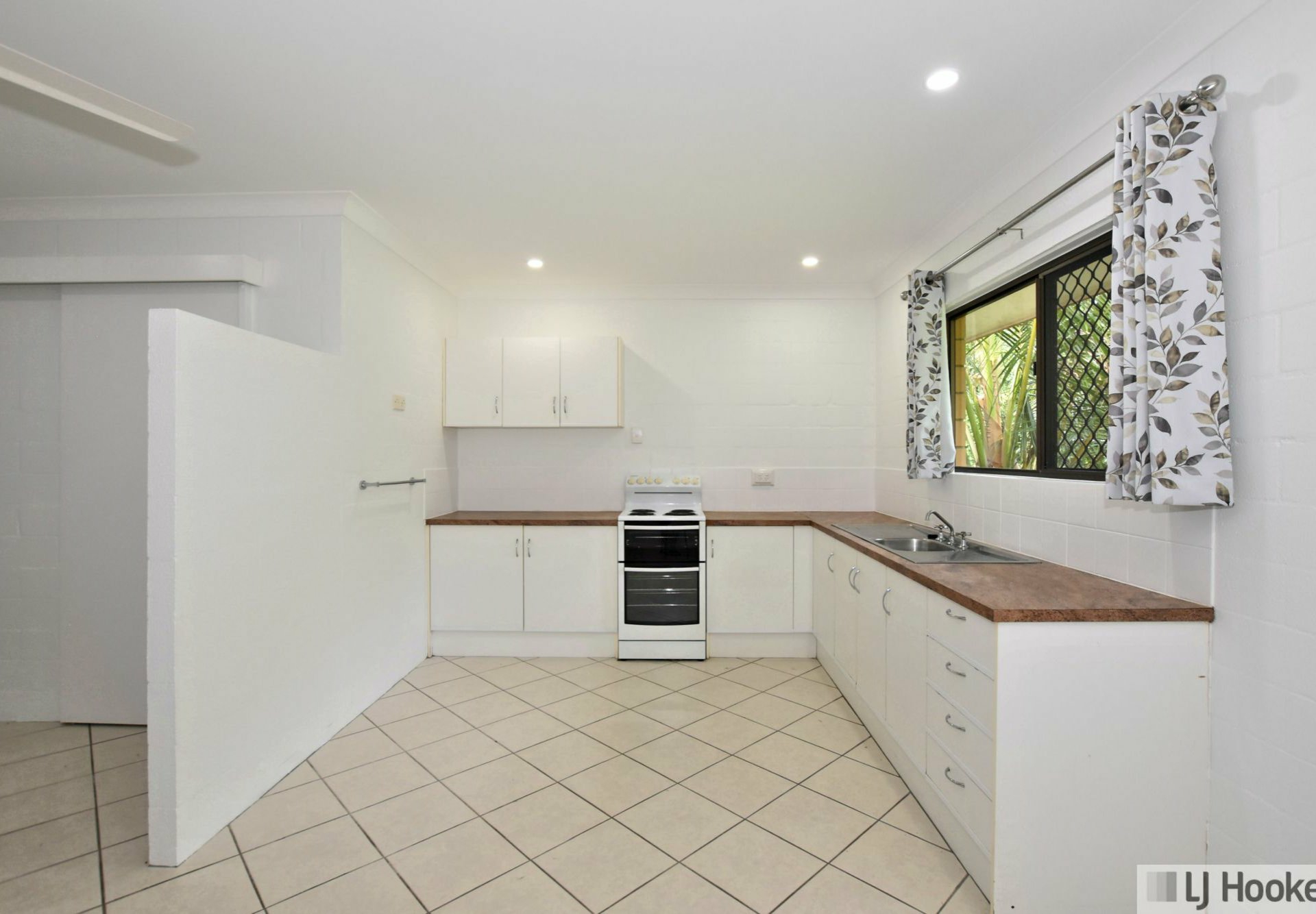 Unit 2/6 Melaleuca Drive, TULLY HEADS