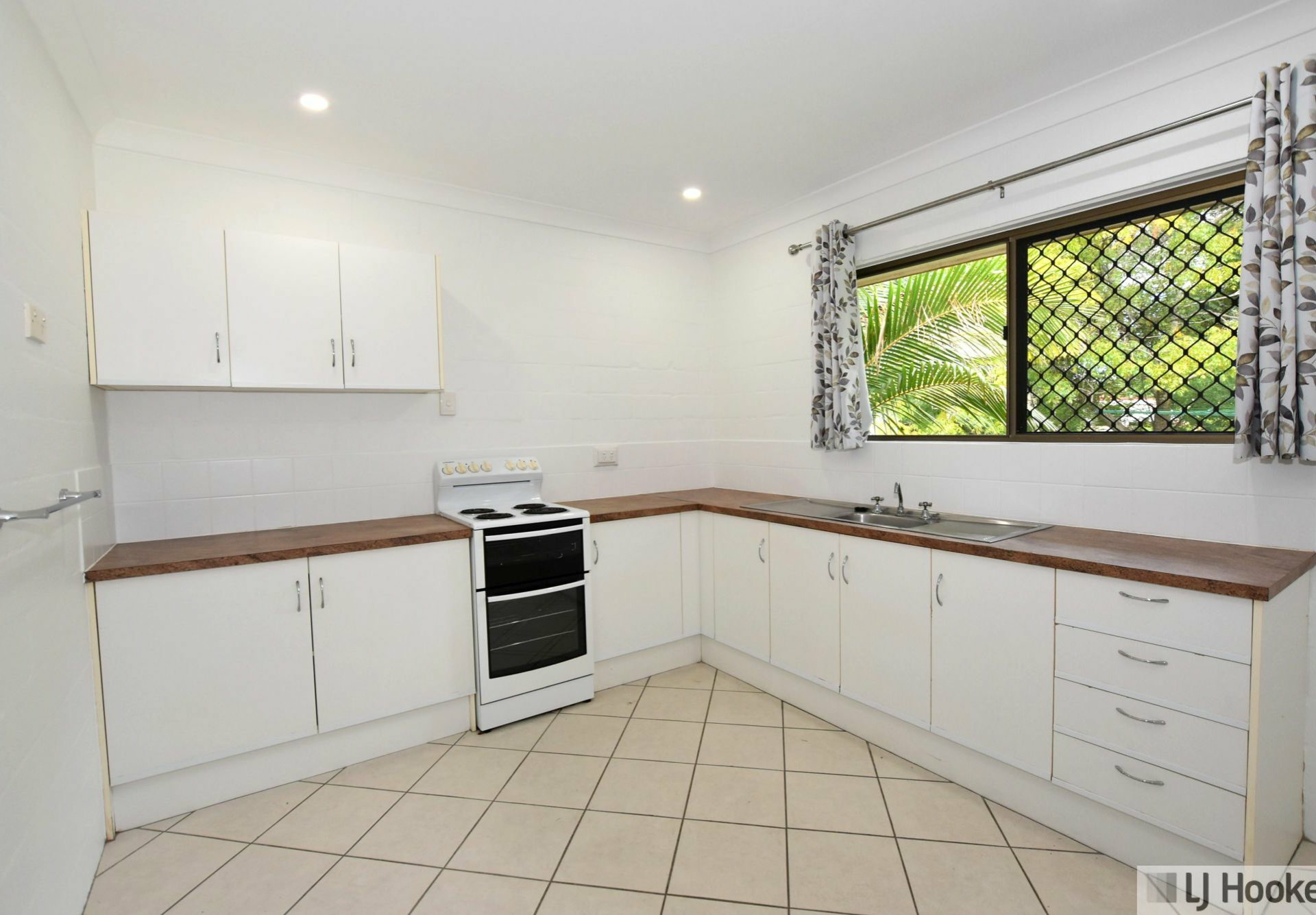 Unit 2/6 Melaleuca Drive, TULLY HEADS