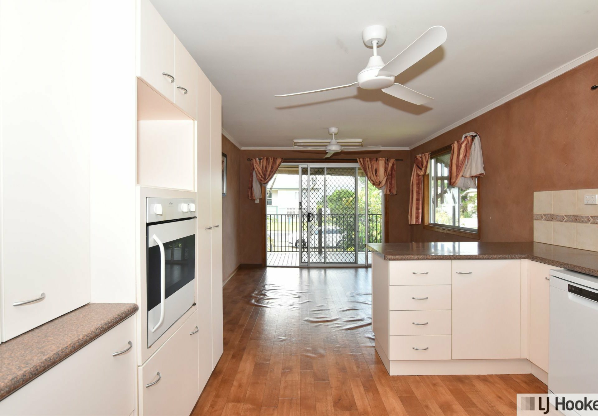 11 King Street, TULLY