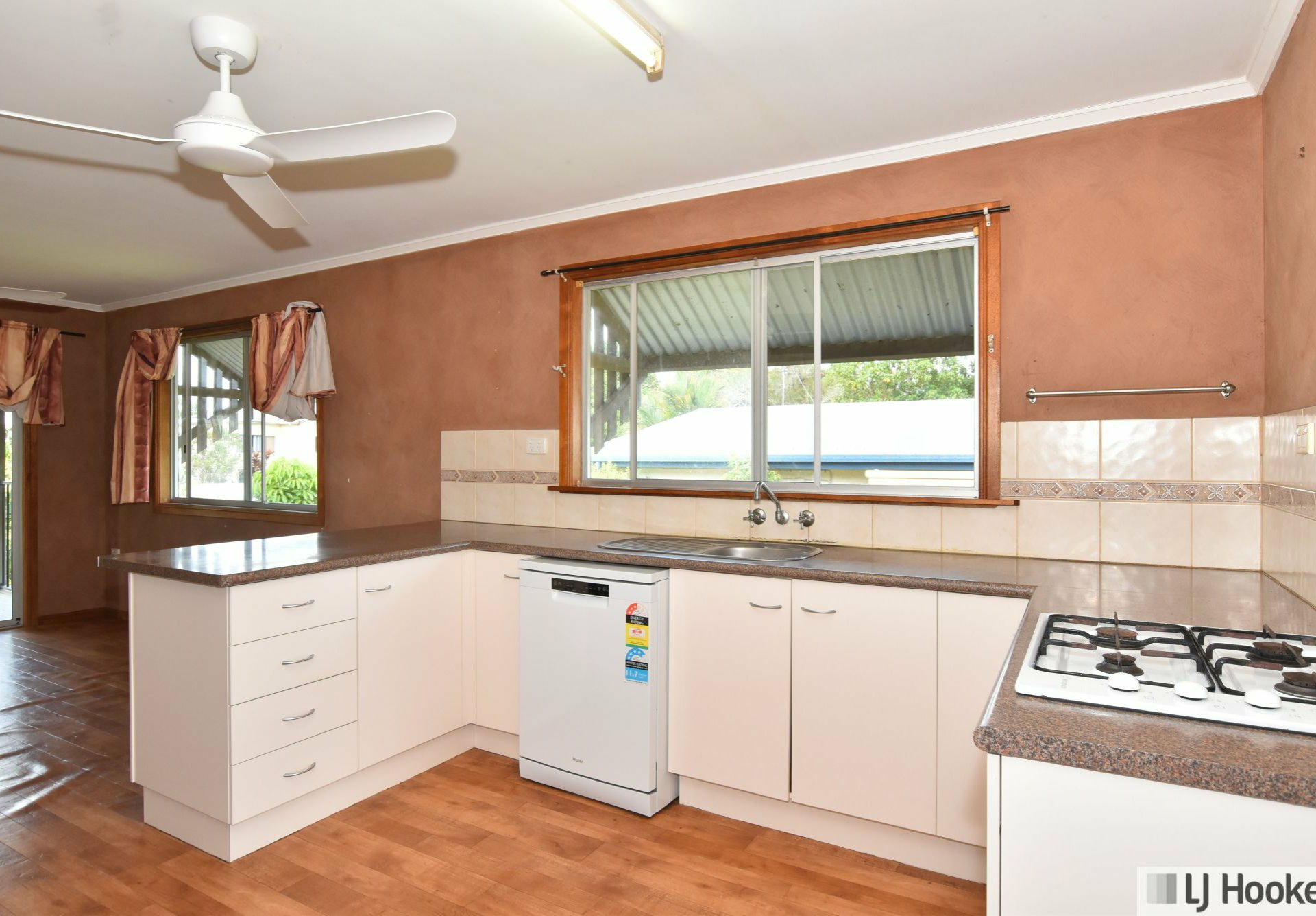 11 King Street, TULLY