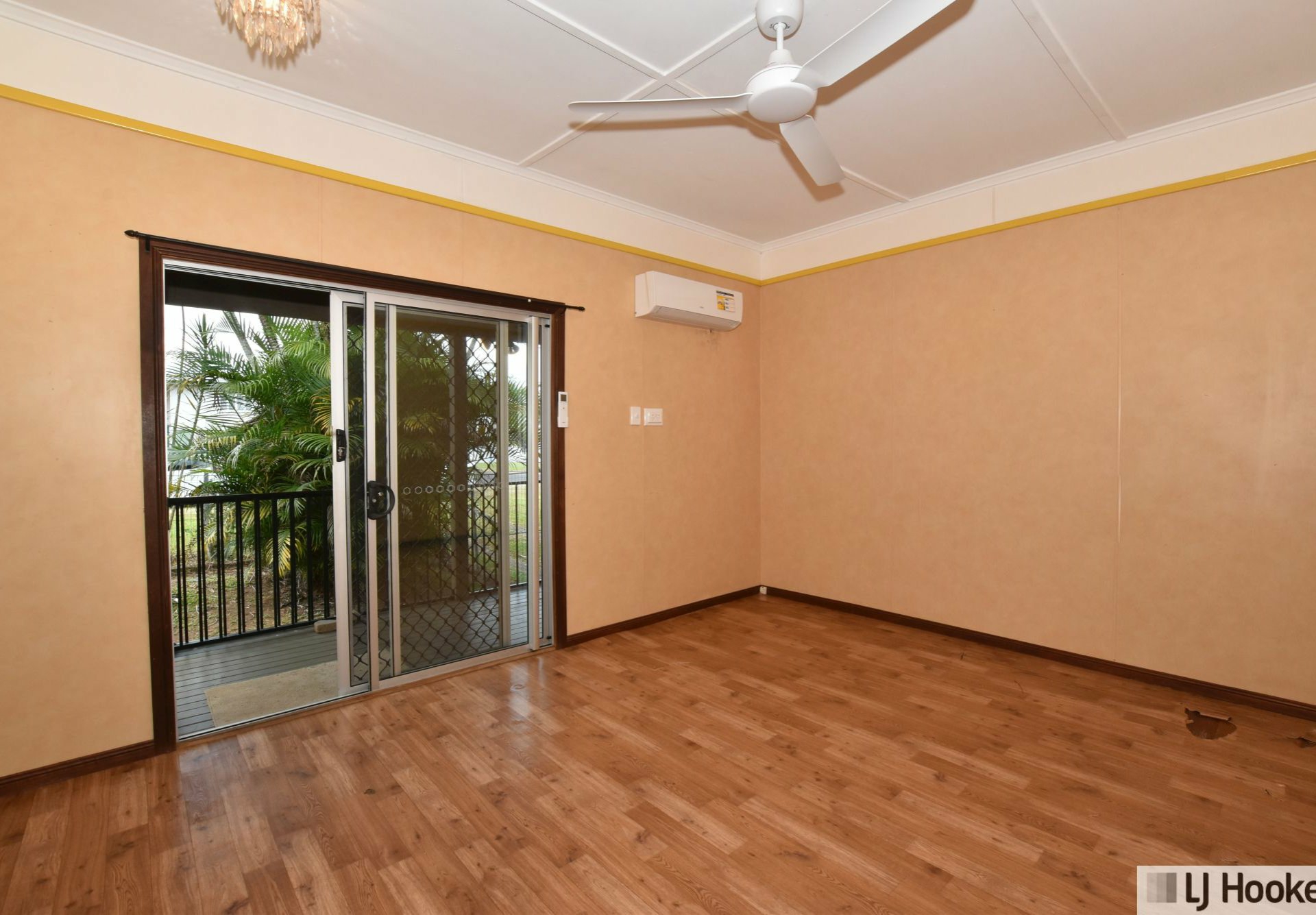 11 King Street, TULLY