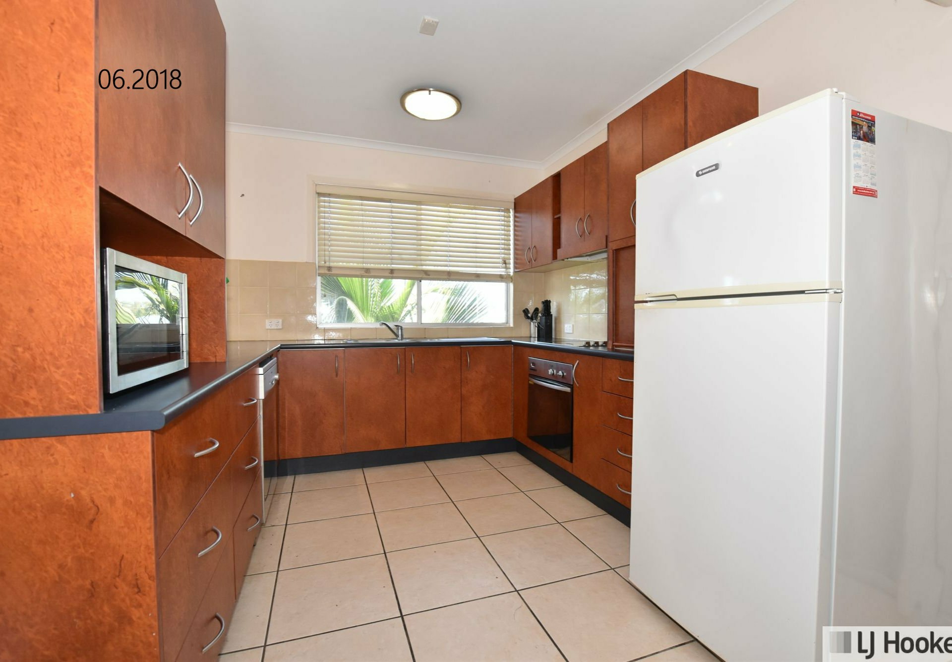 Unit 4/25 Victoria Street Cardwell QLD Unit for Sale LJ Hooker