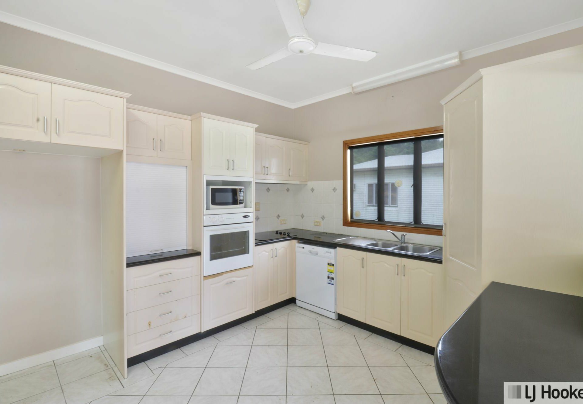 11 Geddes Street, TULLY