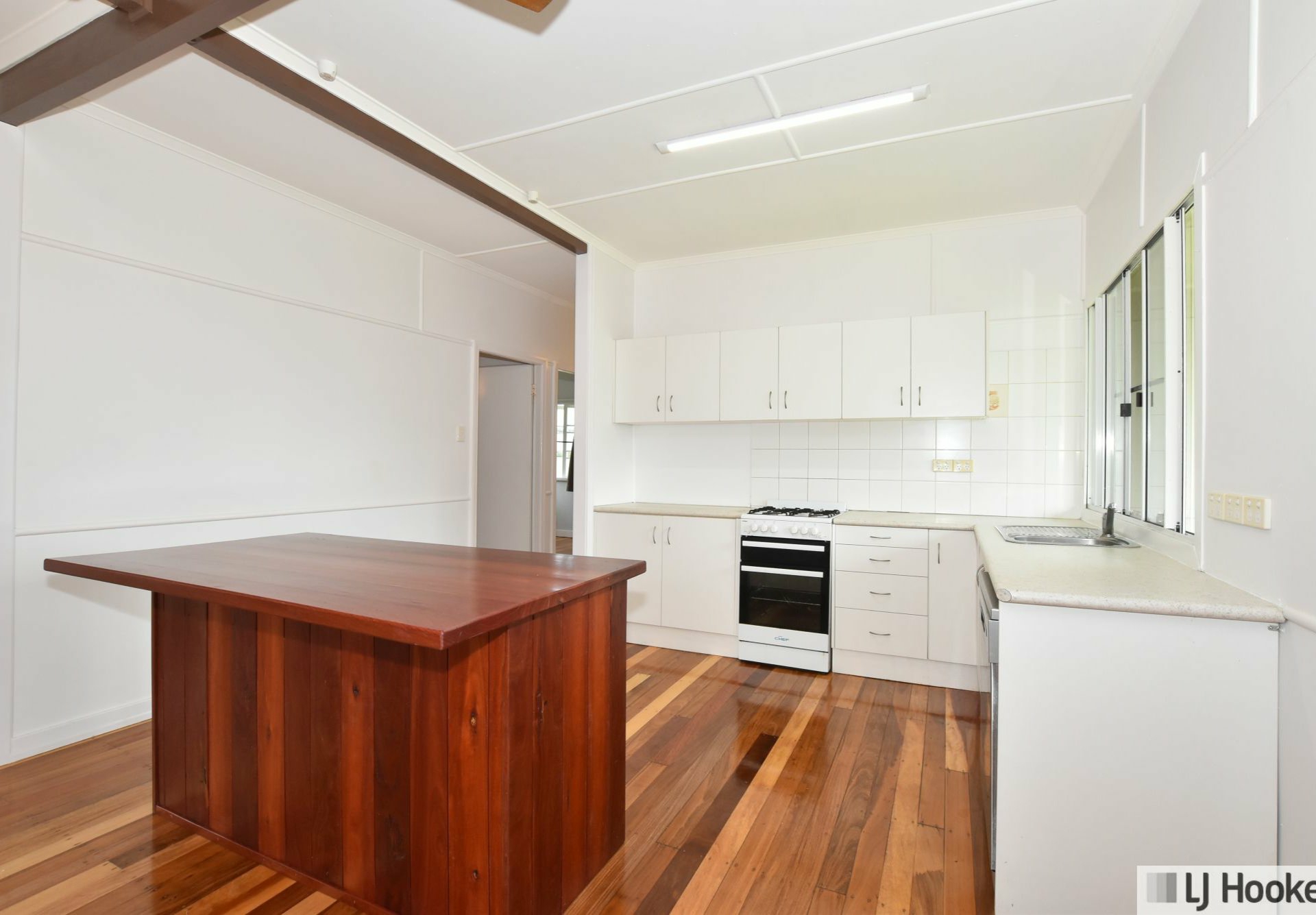 8 Cairns Street, TULLY