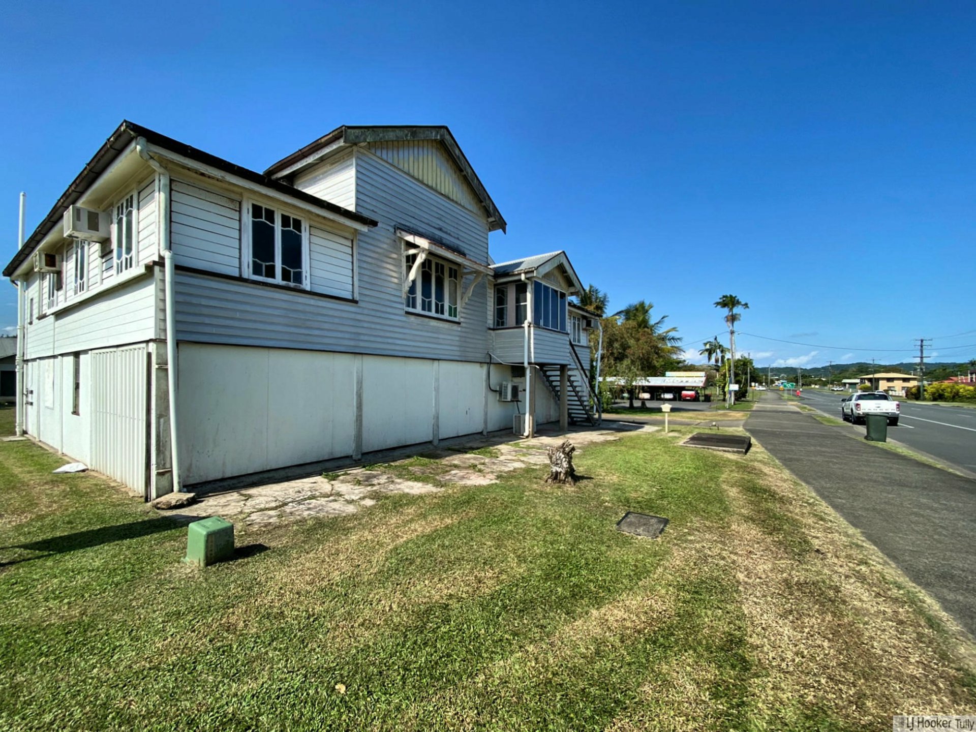 15 Flying Fish Point Road, INNISFAIL ESTATE