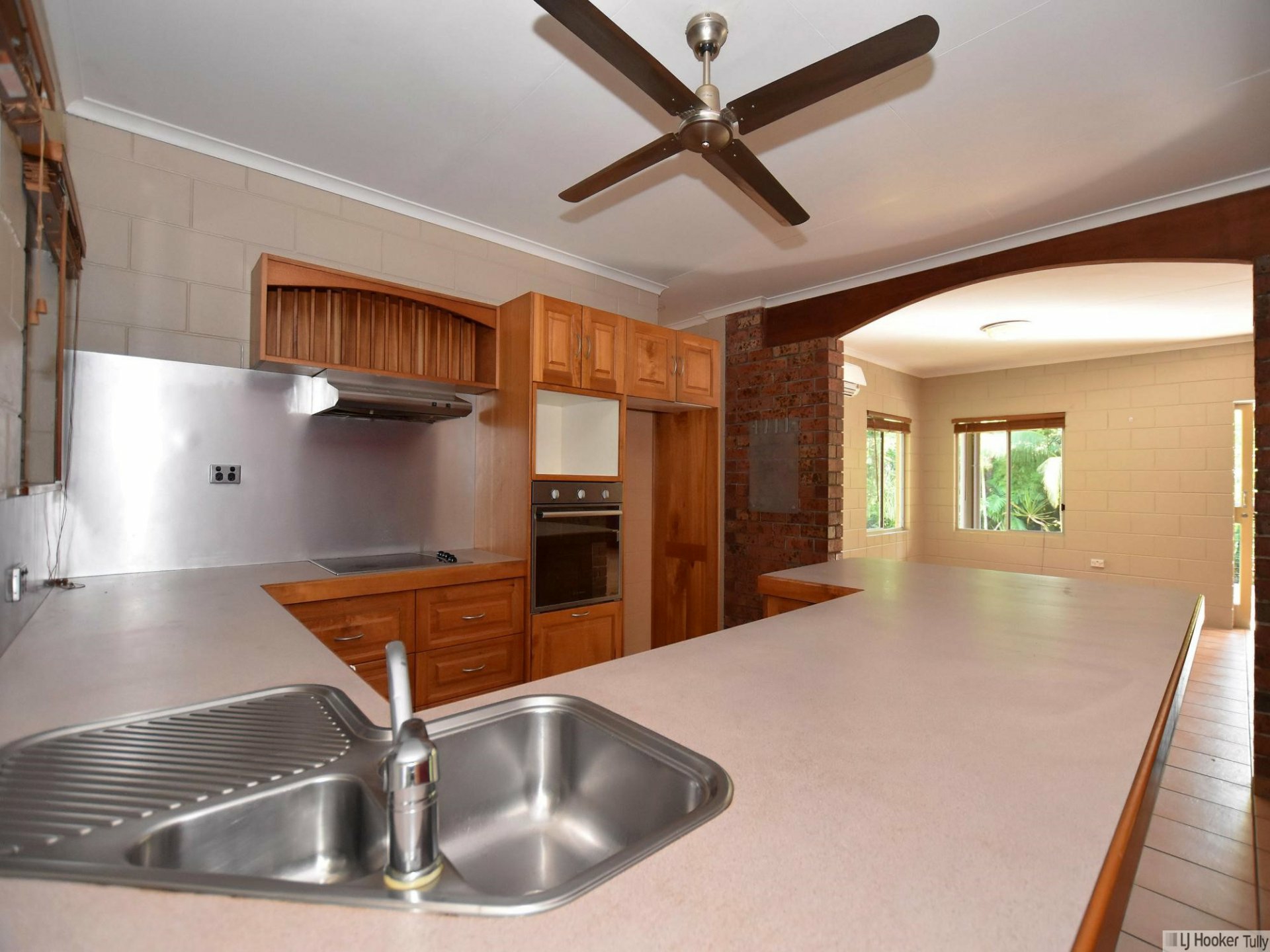 6 Lloyd Bell Road, MERRYBURN