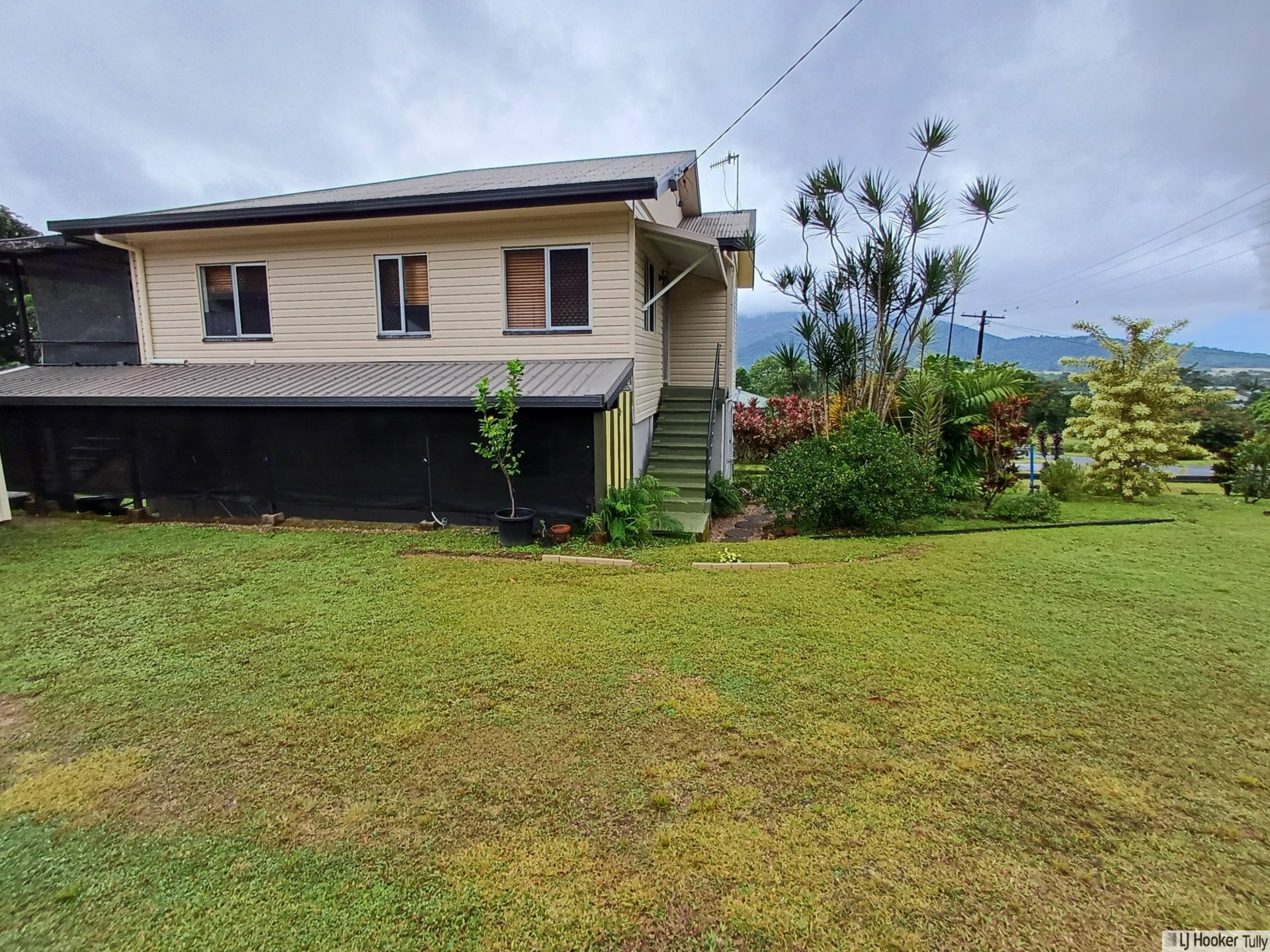 12 Briggs Street, TULLY