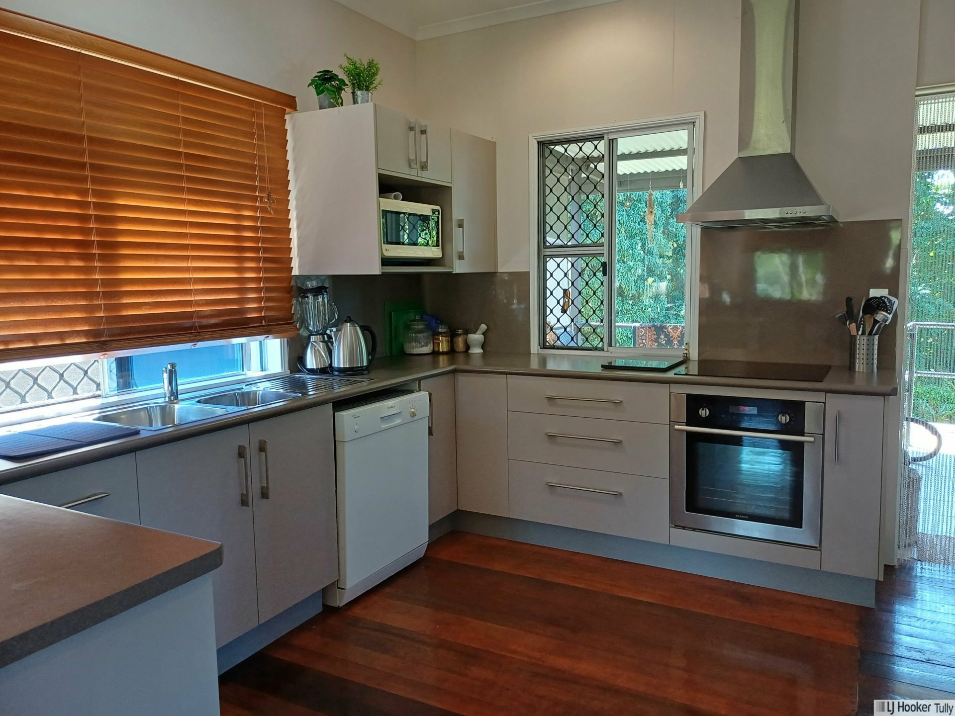 12 Briggs Street, TULLY