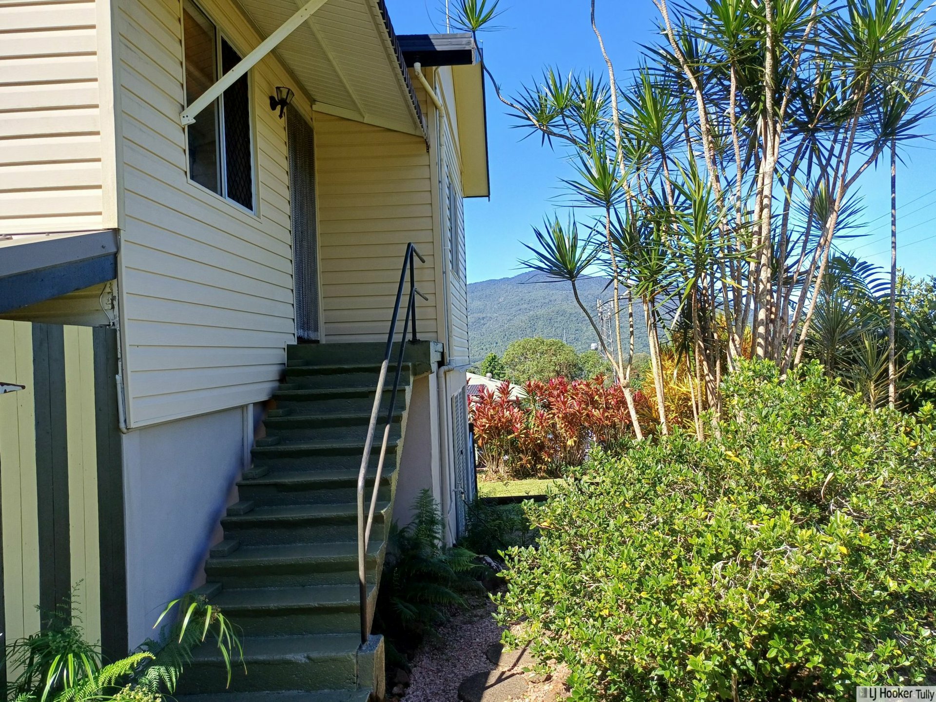 12 Briggs Street, TULLY