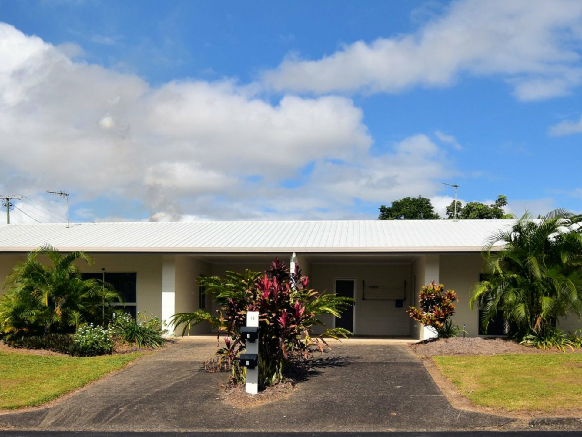 Unit 1 & 2/13 Cairns St, TULLY
