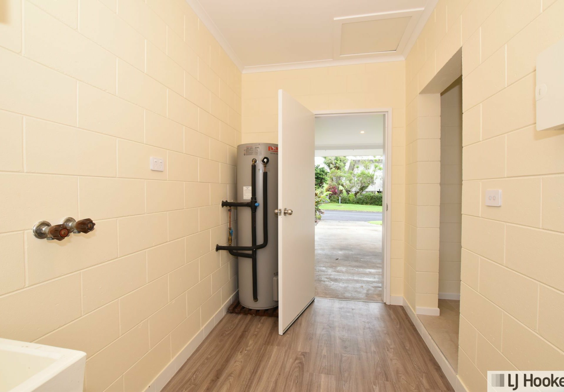 Unit 1 & 2/13 Cairns St, TULLY