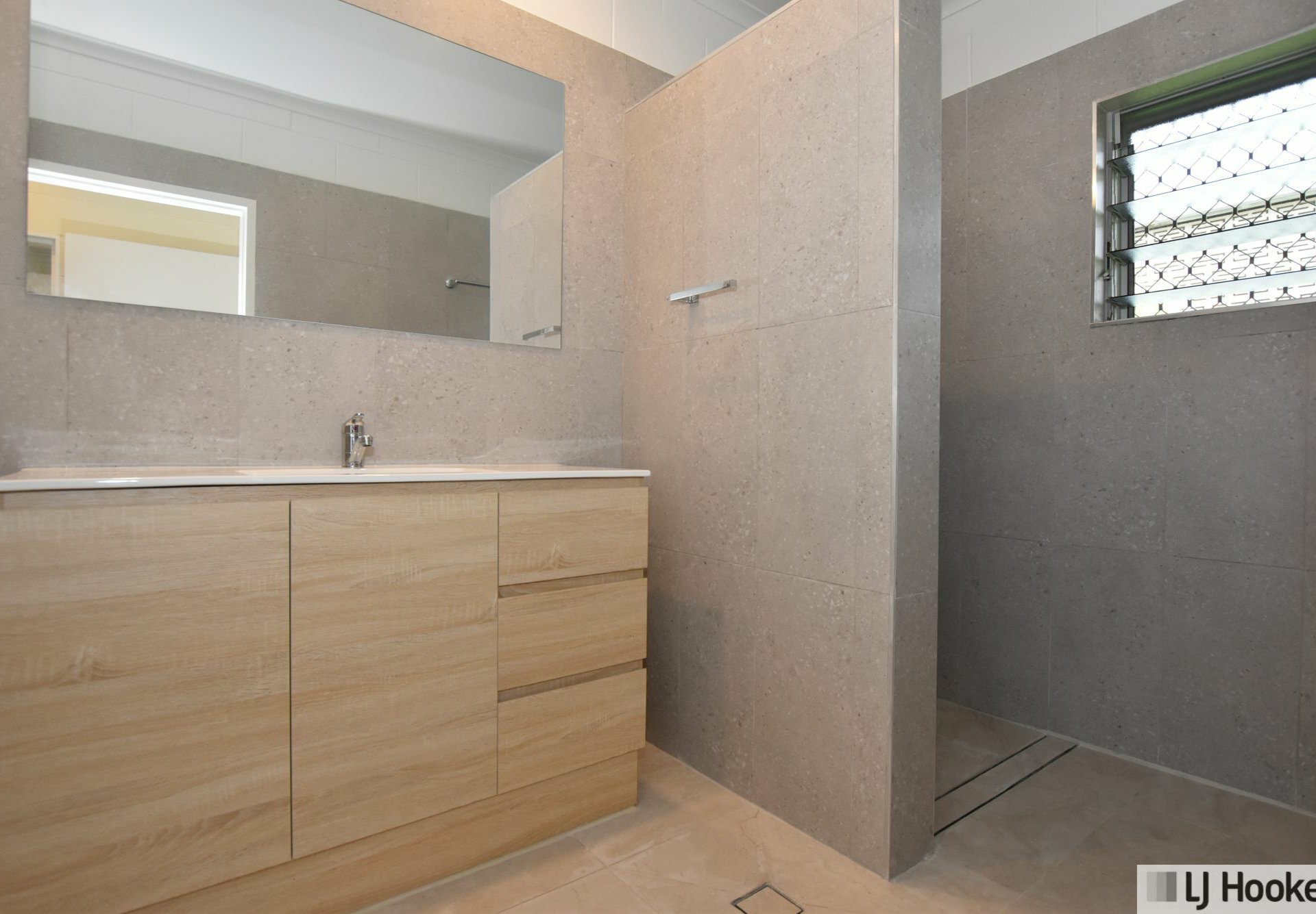 Unit 1 & 2/13 Cairns St, TULLY