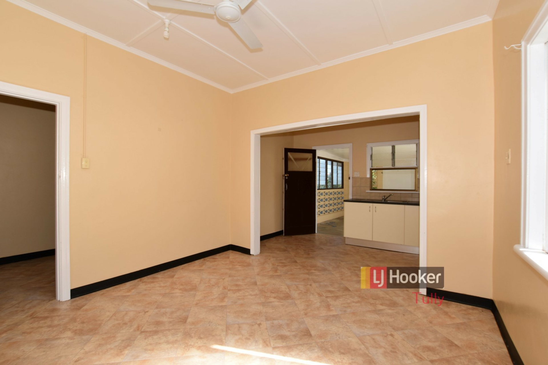 2/9 Thurles Street, TULLY