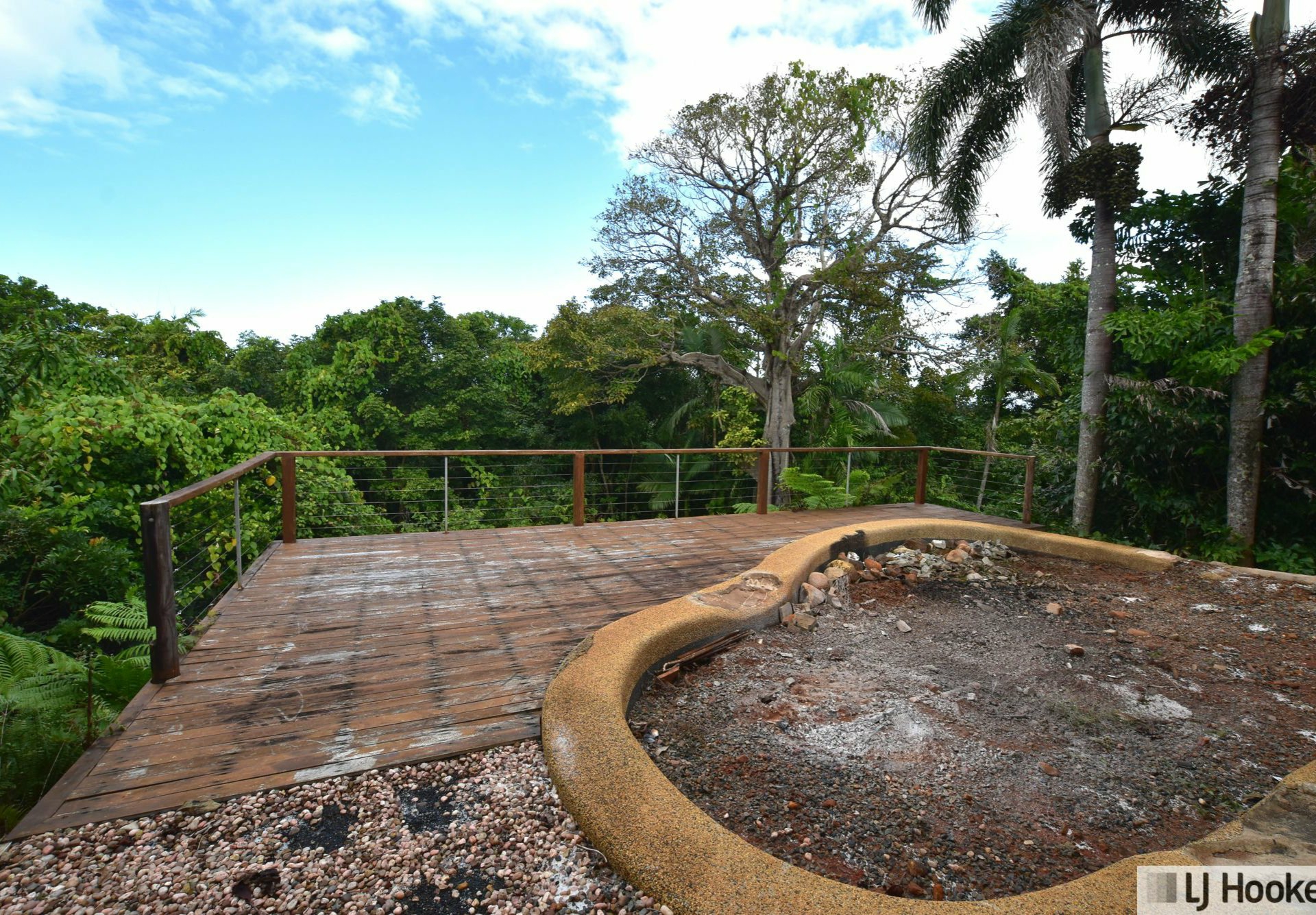 18 Hillview Court, CARMOO