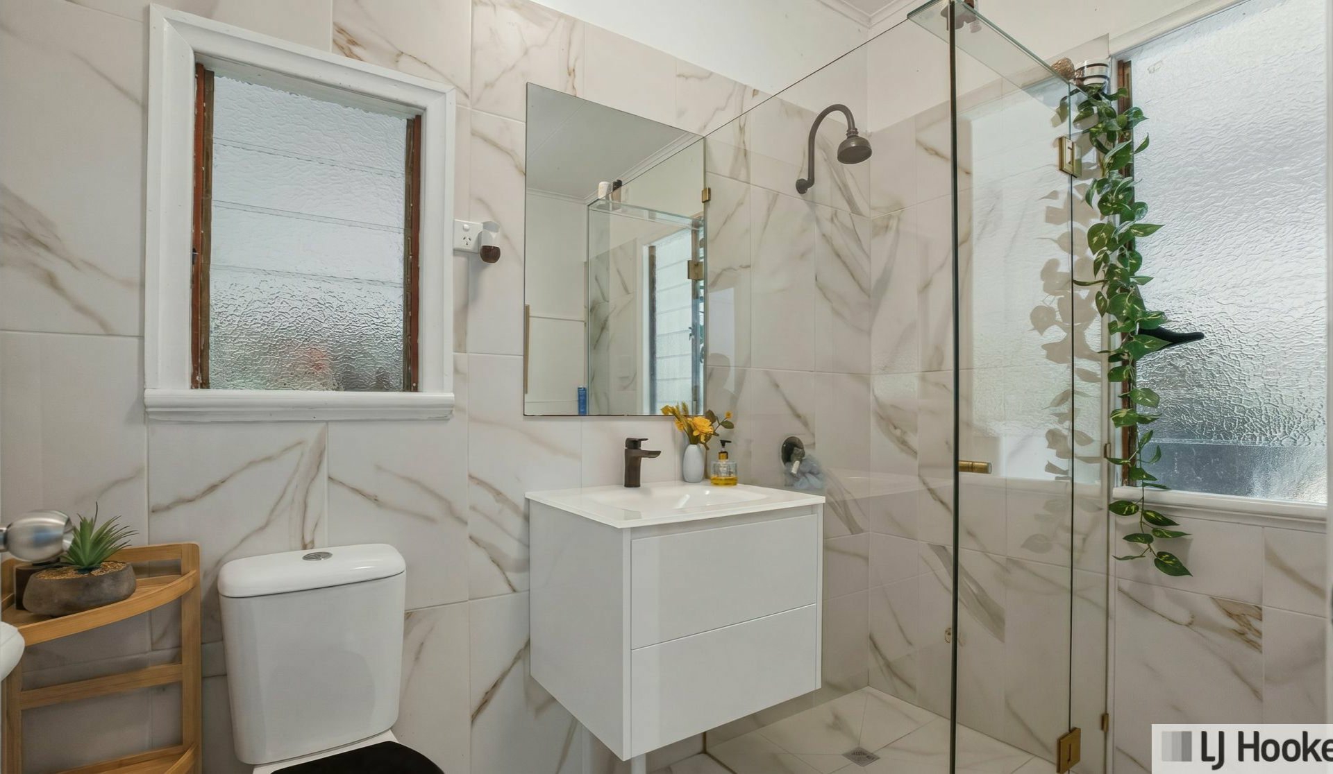 10 Cairns Street — photo 8 of 30