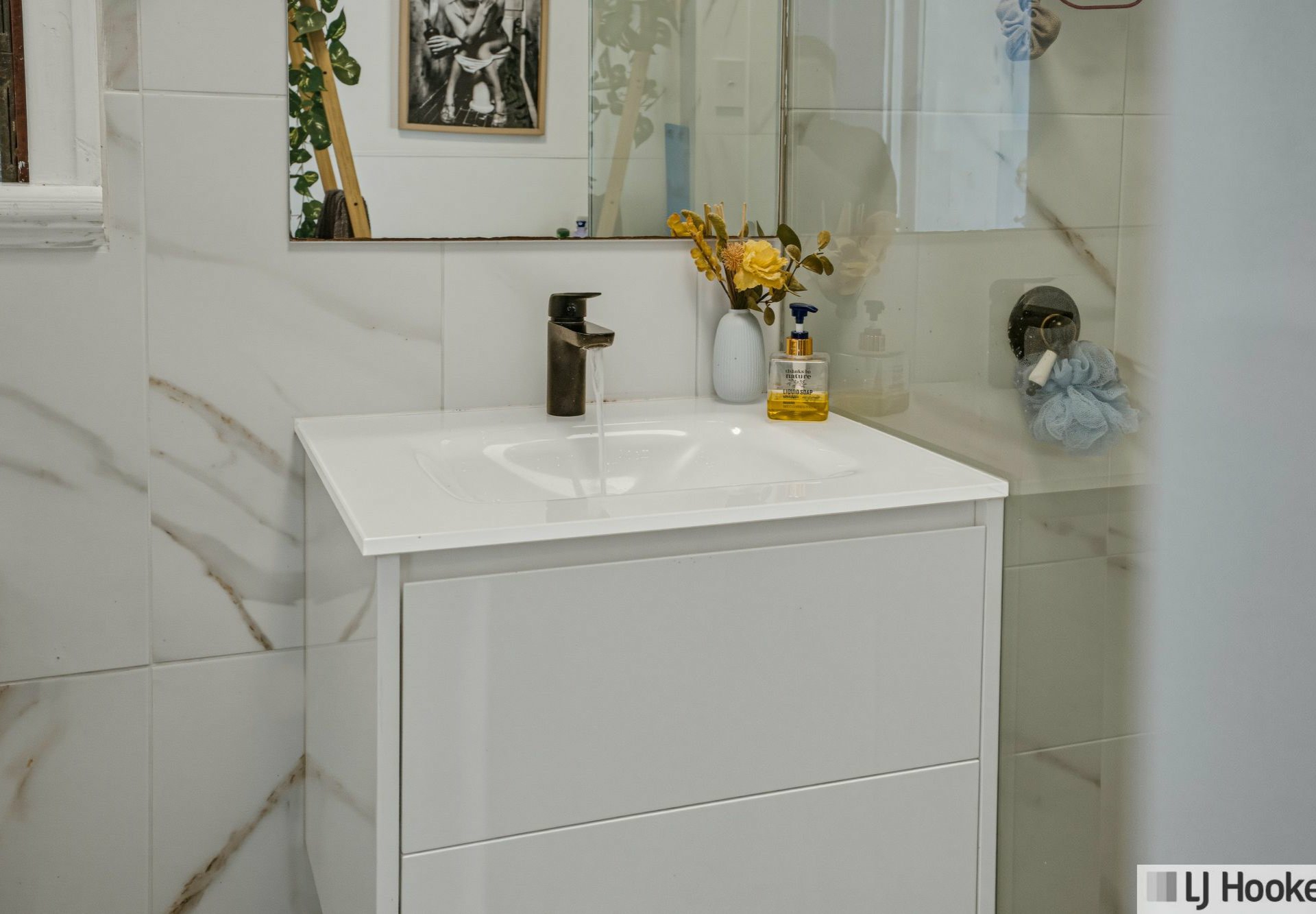 10 Cairns Street — photo 12 of 30