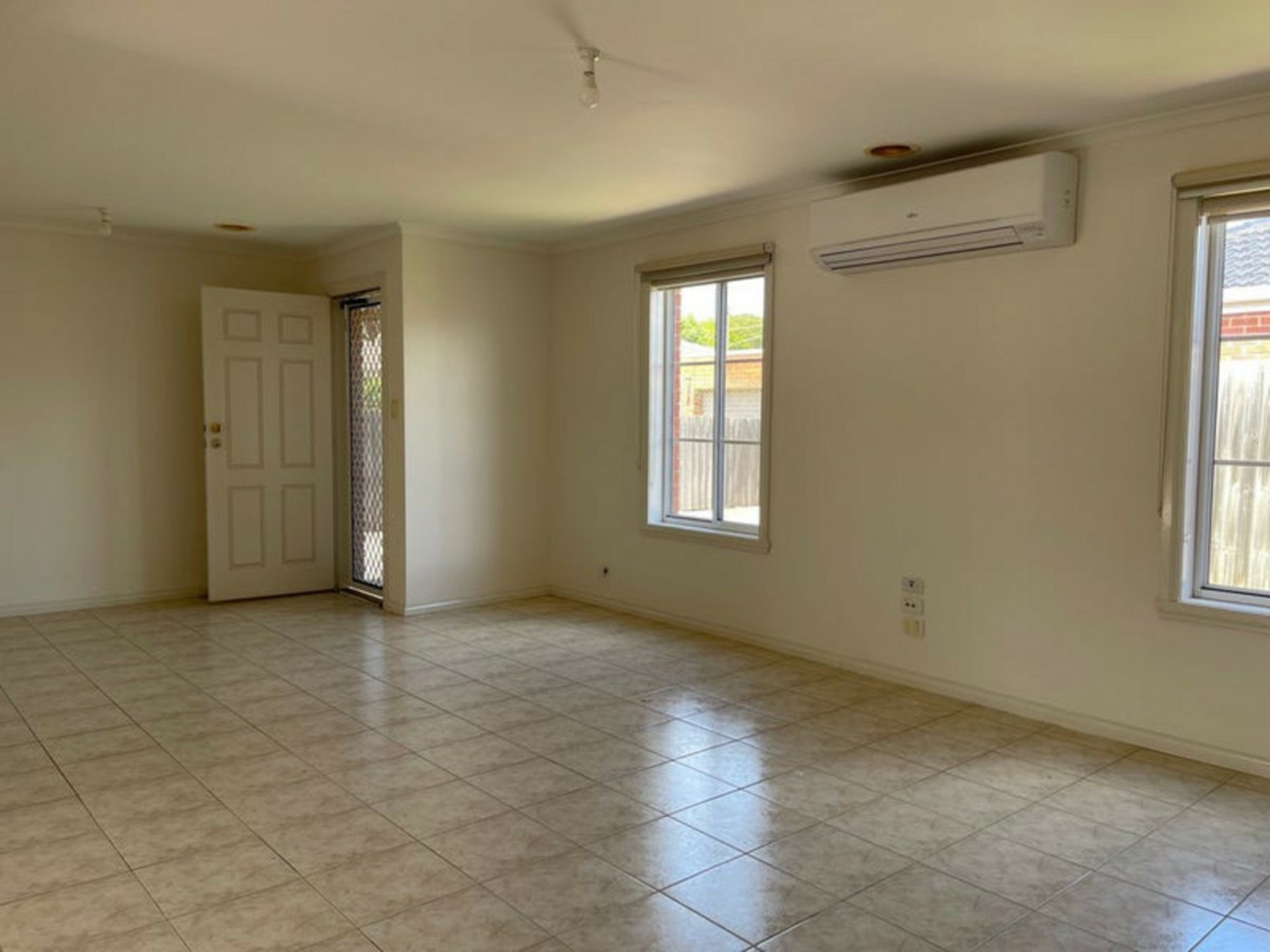 2/250 Hogans Road, HOPPERS CROSSING