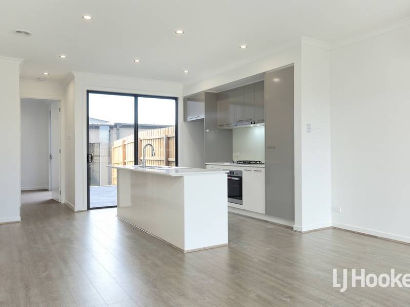 159 Tom Roberts Parade, POINT COOK