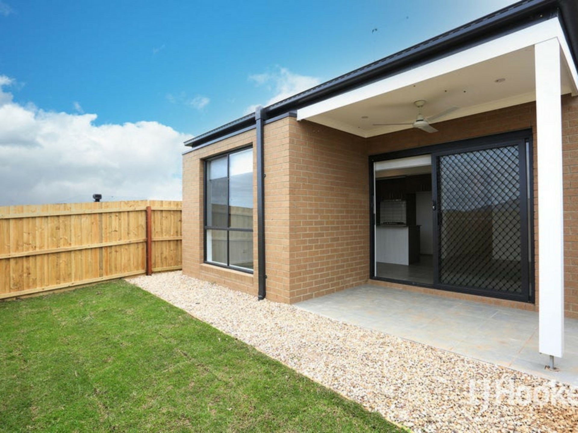 16 Karachi Avenue, TARNEIT