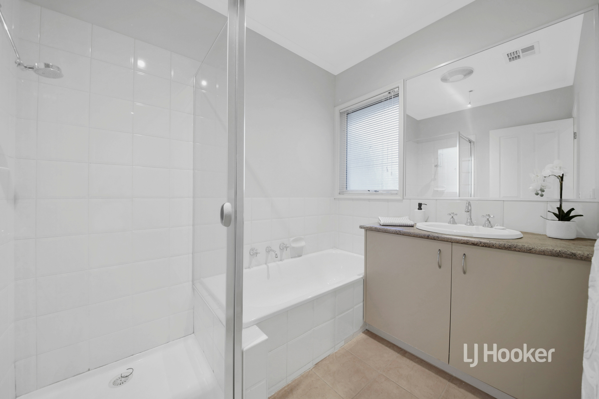 40/1 Greg Norman Drive, SANCTUARY LAKES