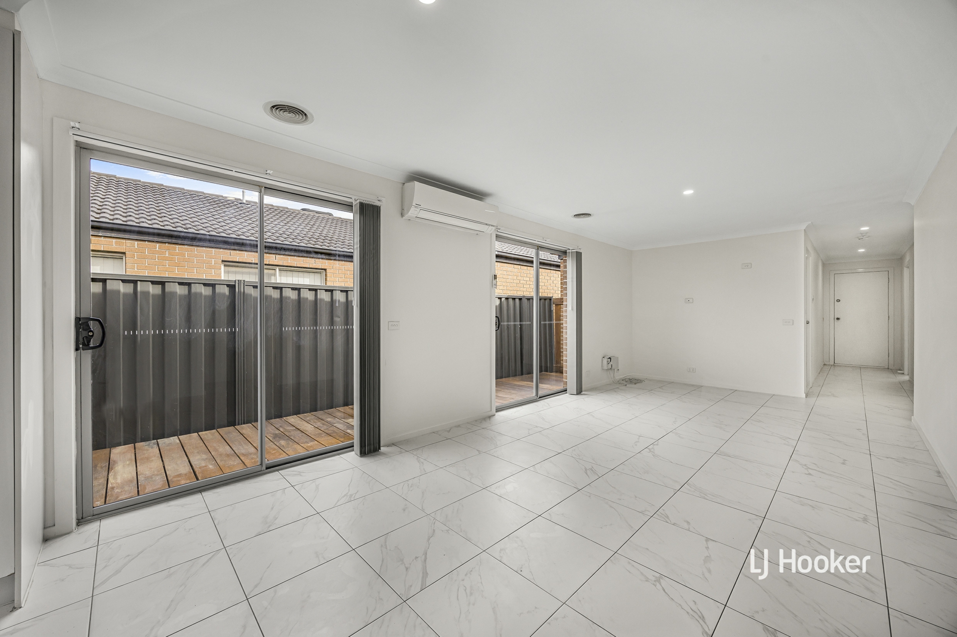 11 Grovedale Way — photo 3 of 13